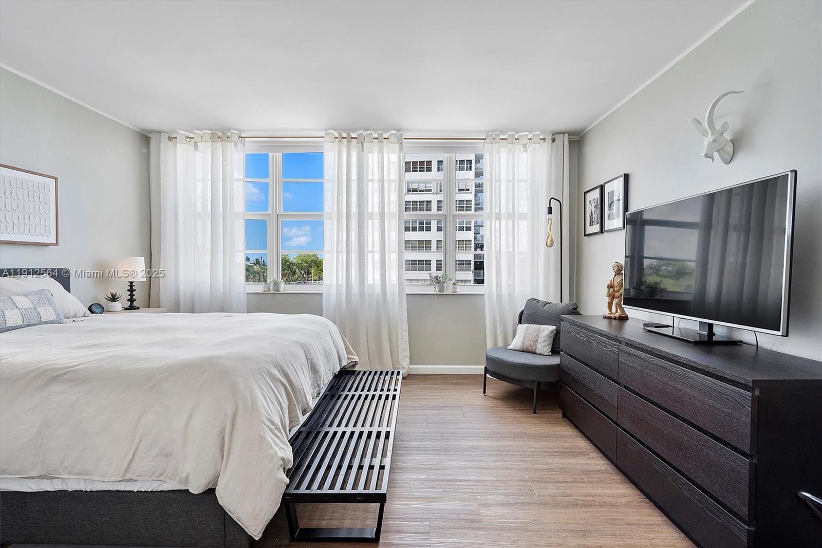 BAYVIEW TOWERS CONDO N - Residential