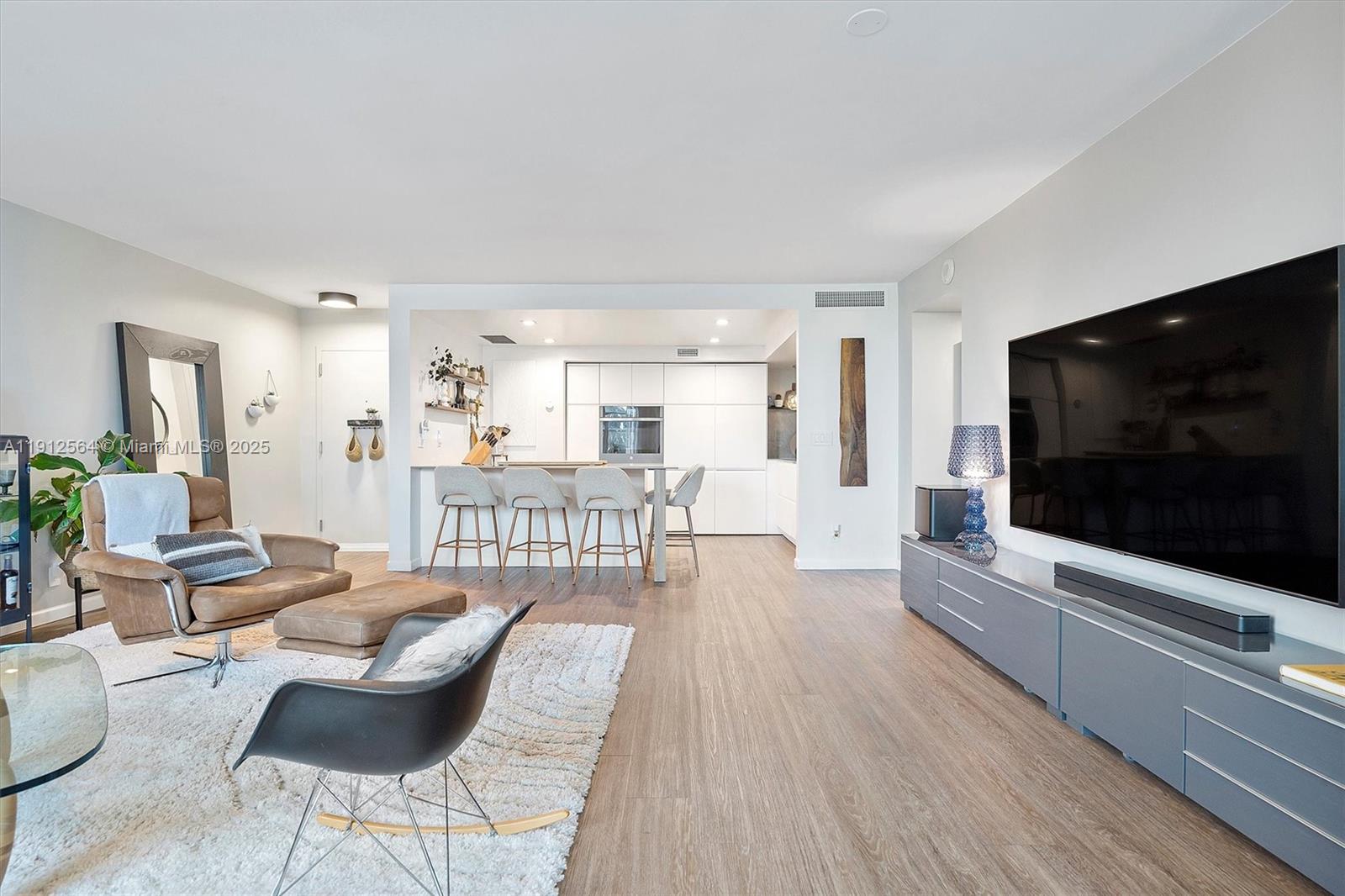 BAYVIEW TOWERS CONDO N - Residential