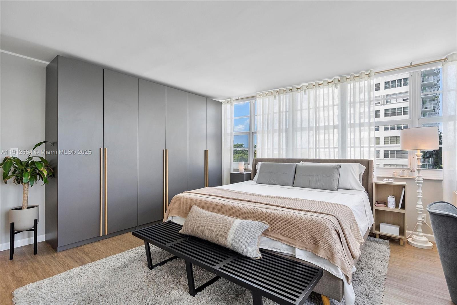 BAYVIEW TOWERS CONDO N - Residential