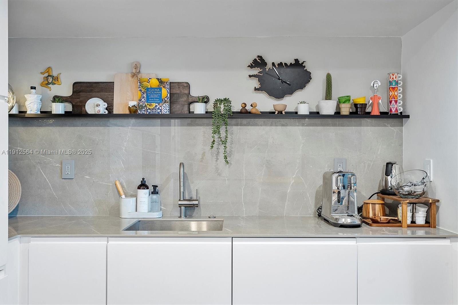 BAYVIEW TOWERS CONDO N - Residential