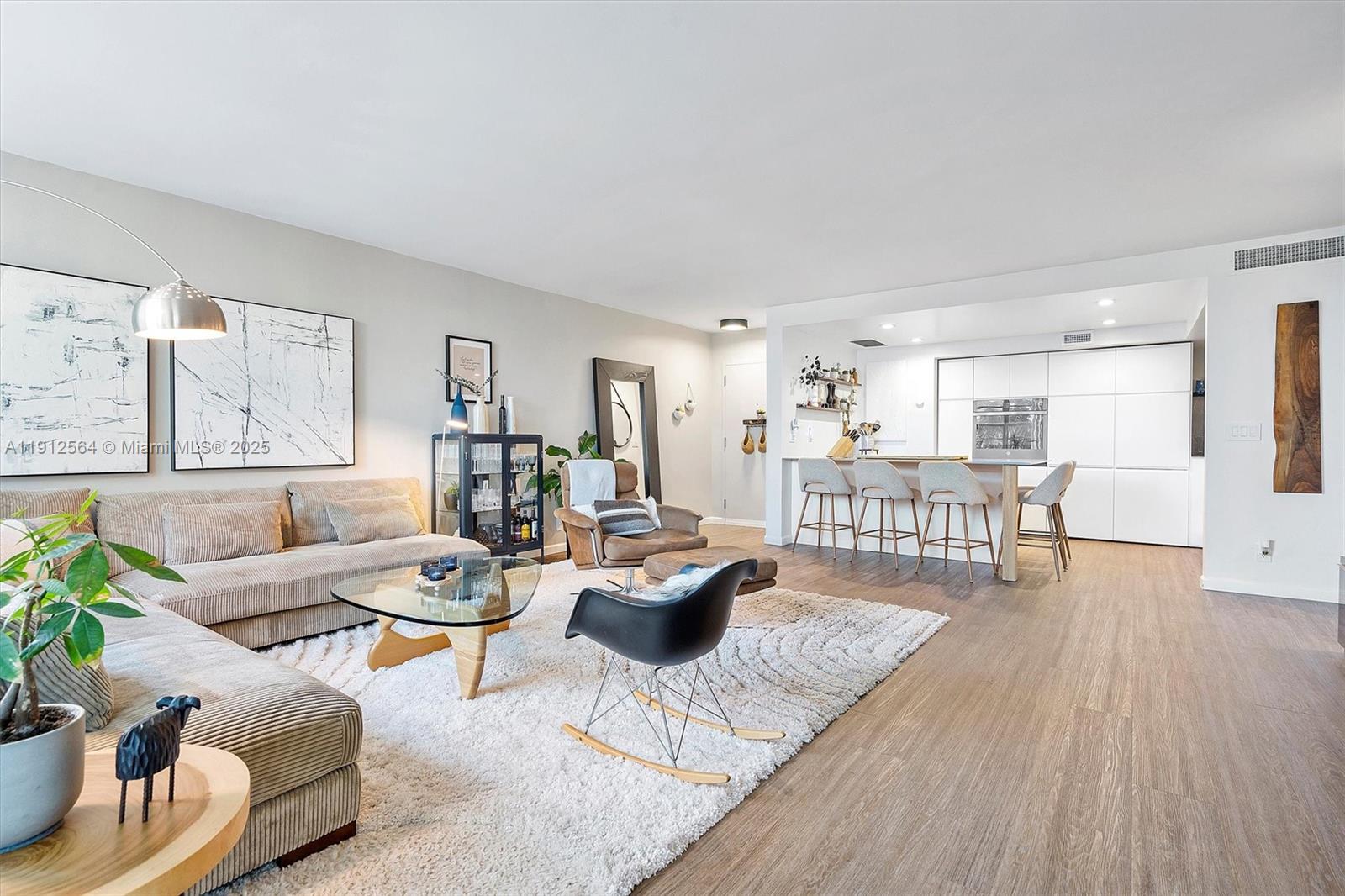 BAYVIEW TOWERS CONDO N - Residential