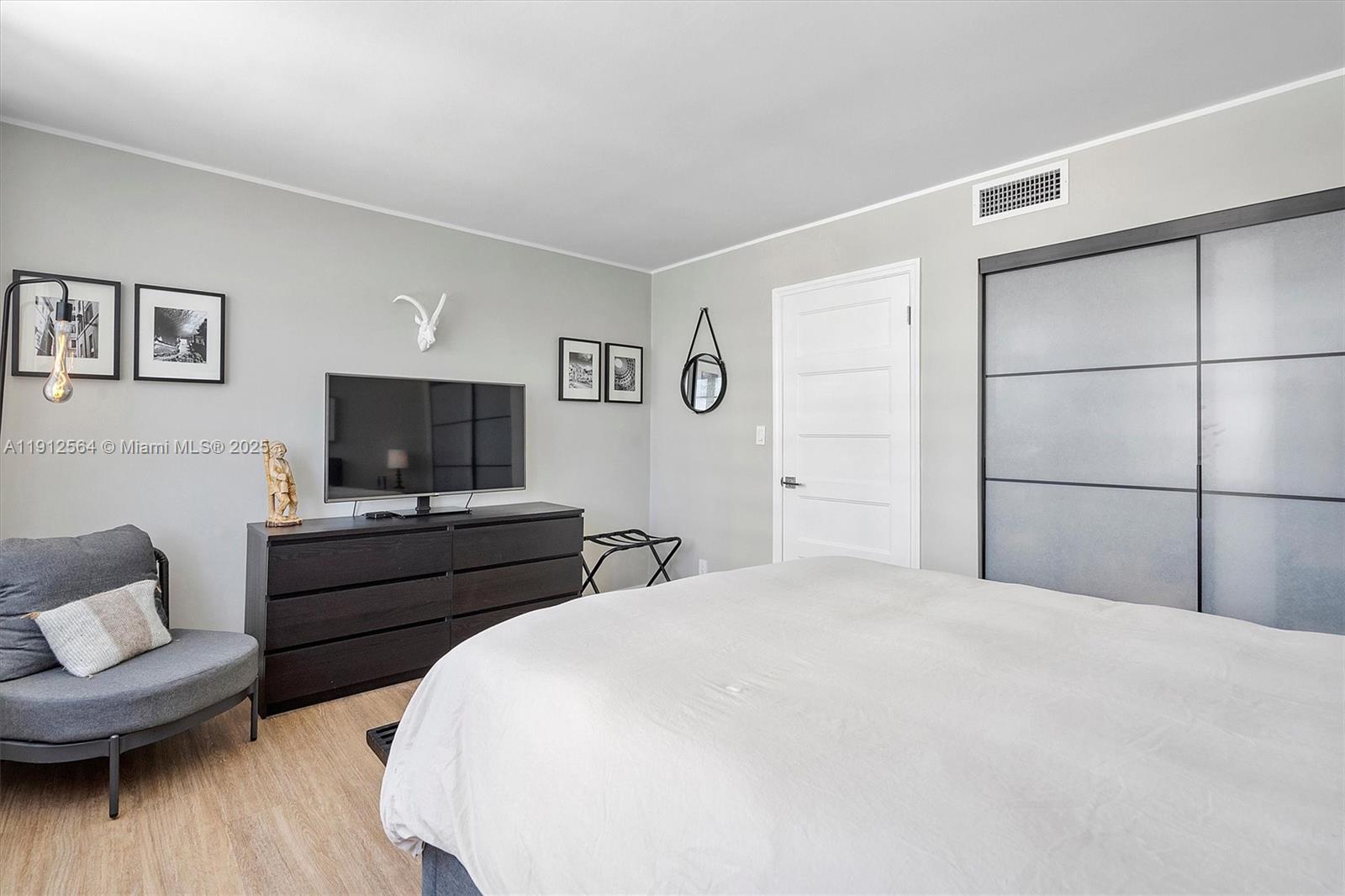 BAYVIEW TOWERS CONDO N - Residential