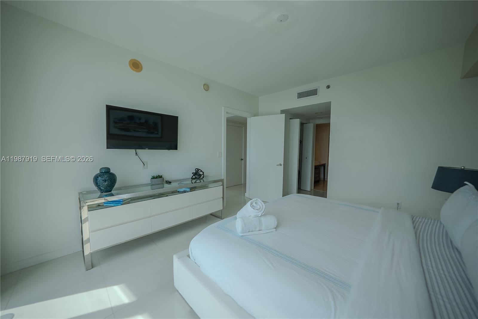 ICON BRICKELL CONDO NO 3 - Residential