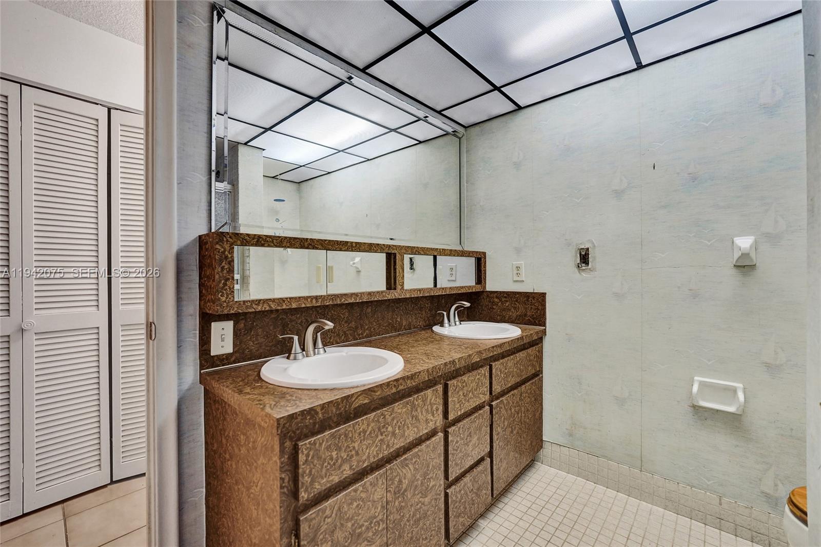 NEW ORLEANS VILLAS - Residential