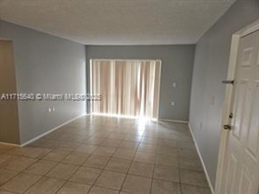 GREAT DEAL FOR INVESTORS OR FIRST TIME HOMEBUYER. CAN RENT RIGHT AWAY. CLOSE TO WALMART, HOME DEPOT AND THE WELLINGTON GREEN MALL. LOW ASSOCIATION FEE
BRAND NEW AC UNIT. MINIMUM 25% DOWN PAYMENT NEEDED FOR FINANCING. RENTED FOR $1650.00 THRU MARCH 2026.