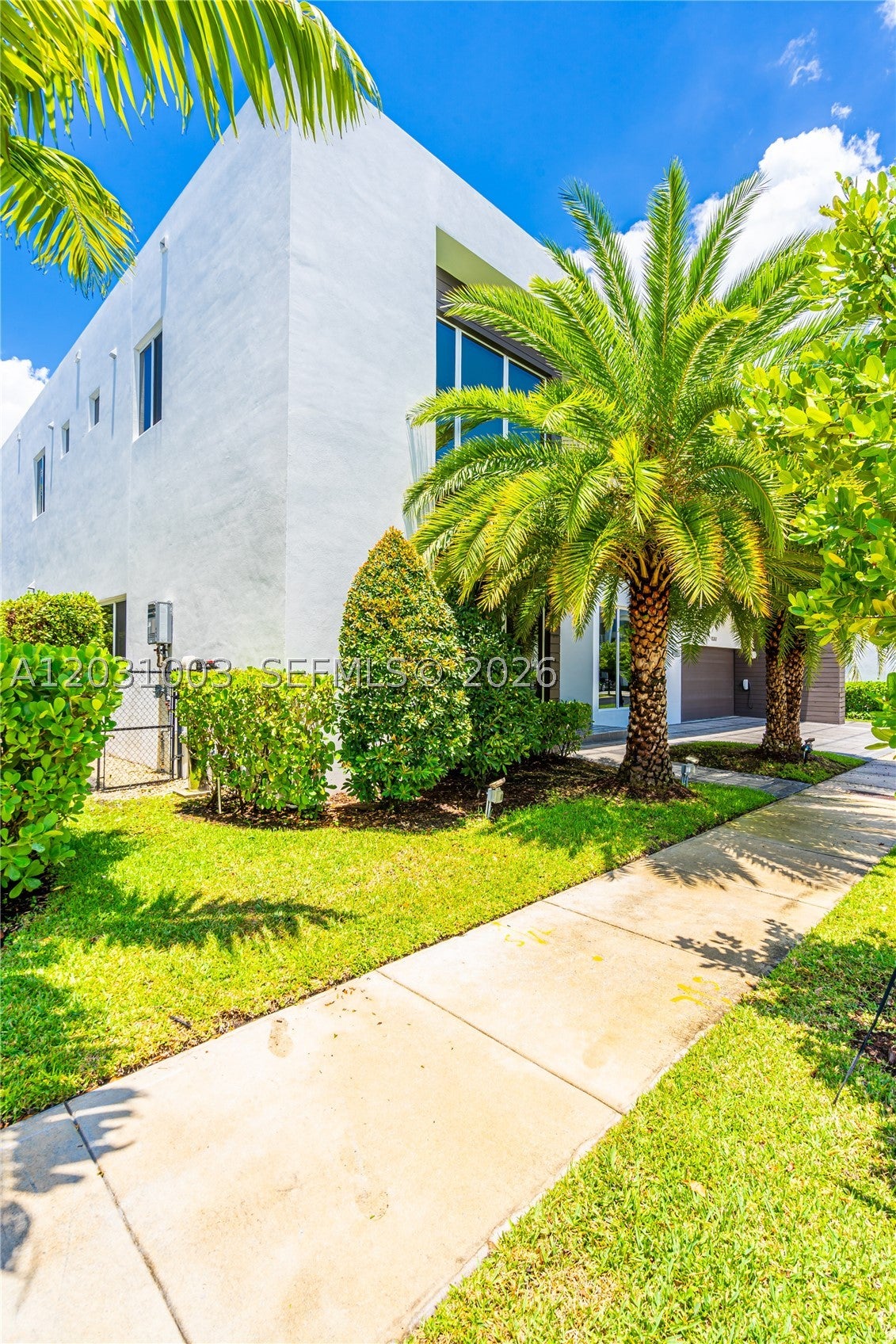 10267 NW 75th Ter 10267