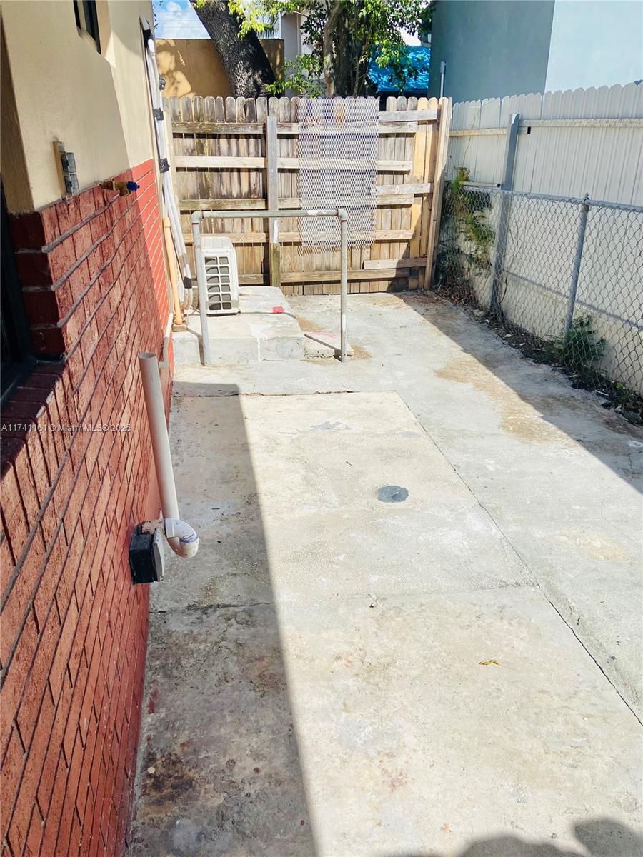 EVANSTON HEIGHTS - Residential Income