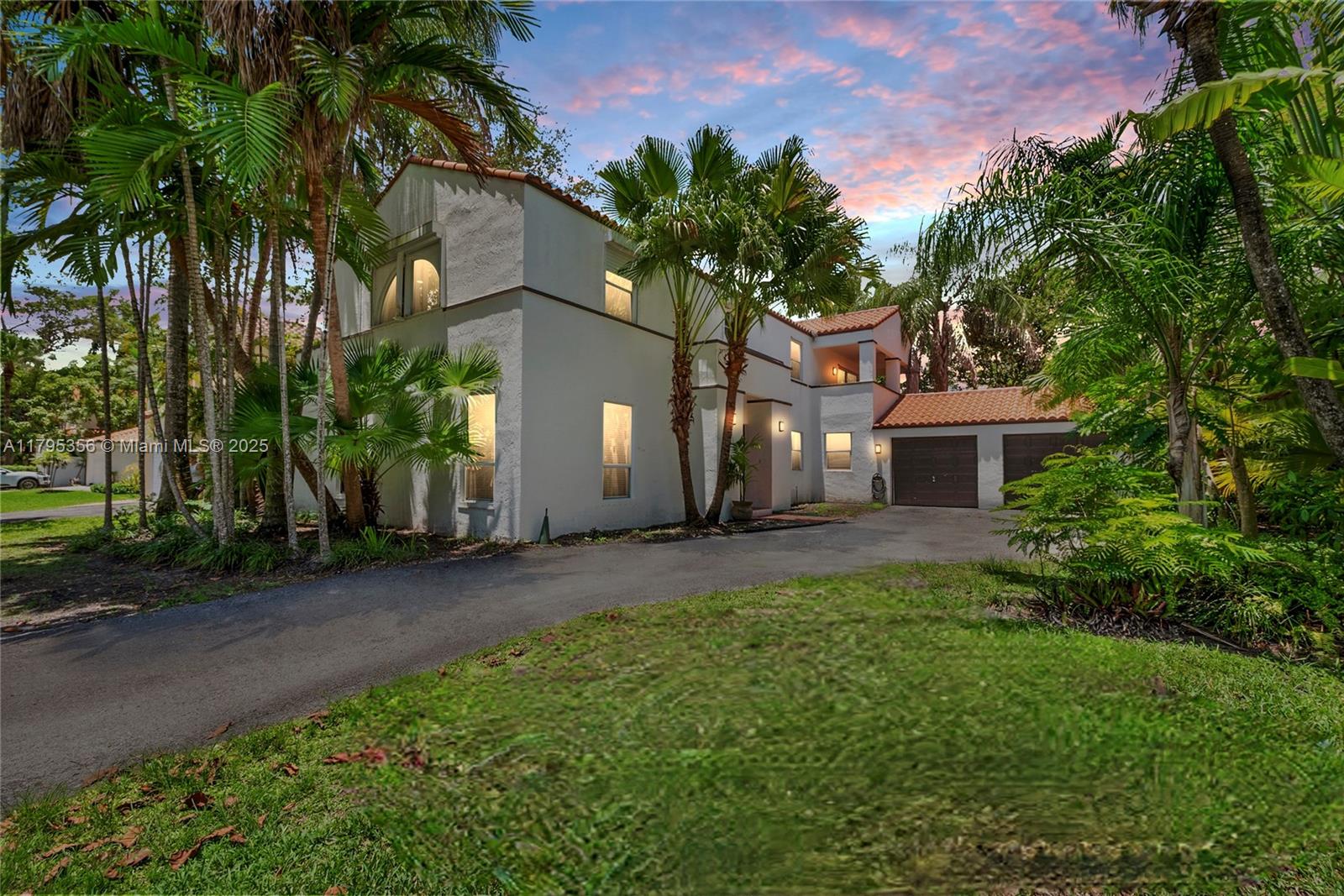 Rental Property at 6702 Magnolia Ct 6702, South Miami, Miami-Dade County, Florida - Bedrooms: 3 
Bathrooms: 3  - $6,750 MO.