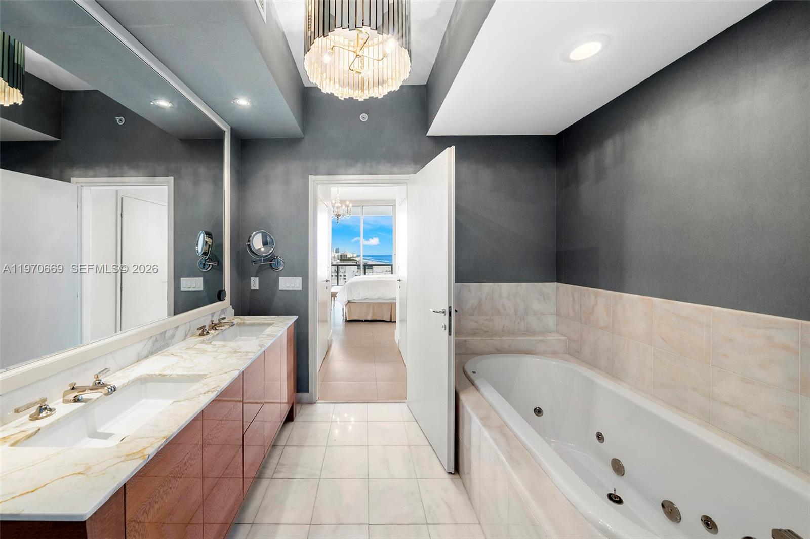 CONTINUUM ON SOUTH BEACH - Residential Lease