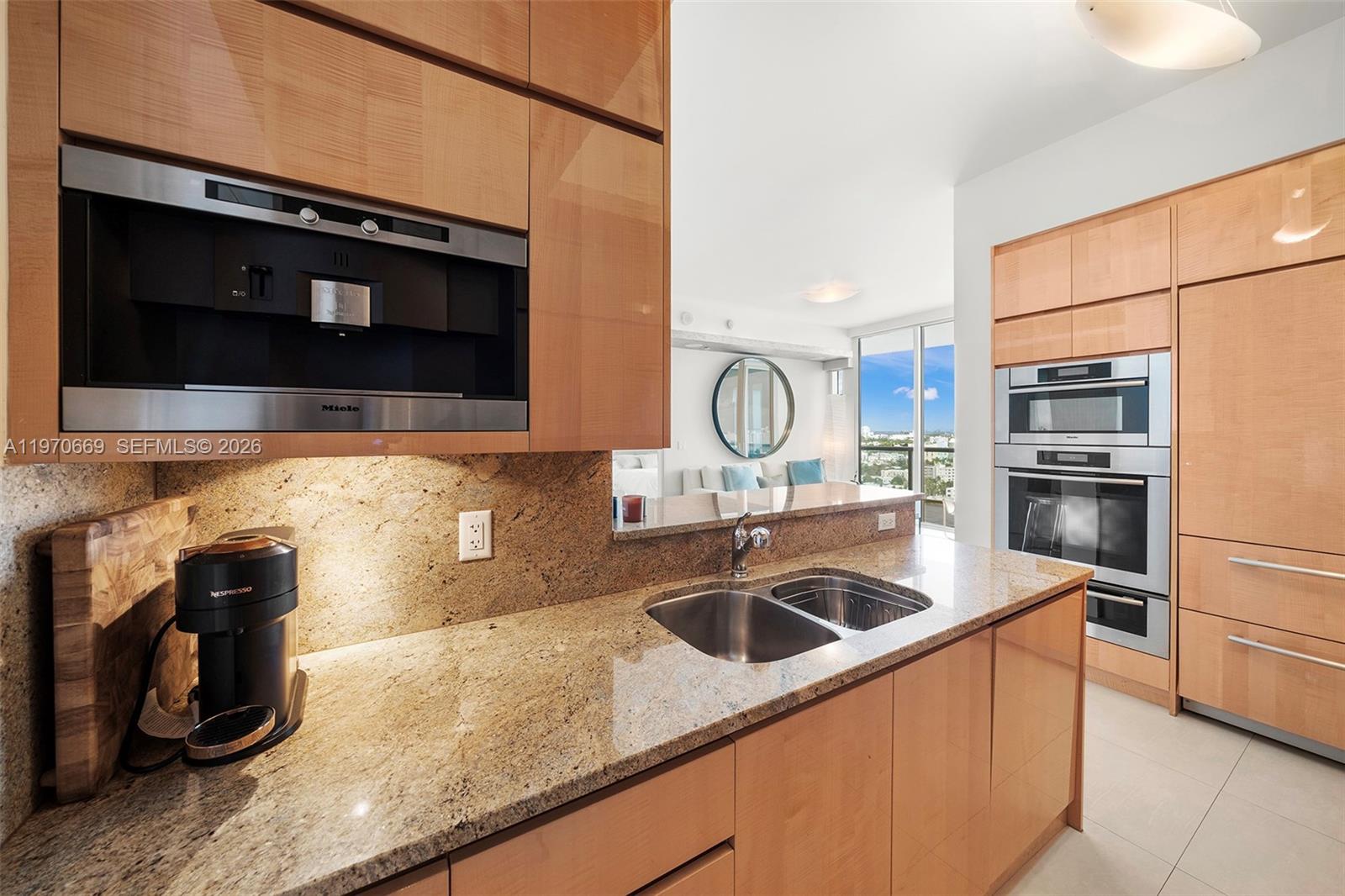 CONTINUUM ON SOUTH BEACH - Residential Lease