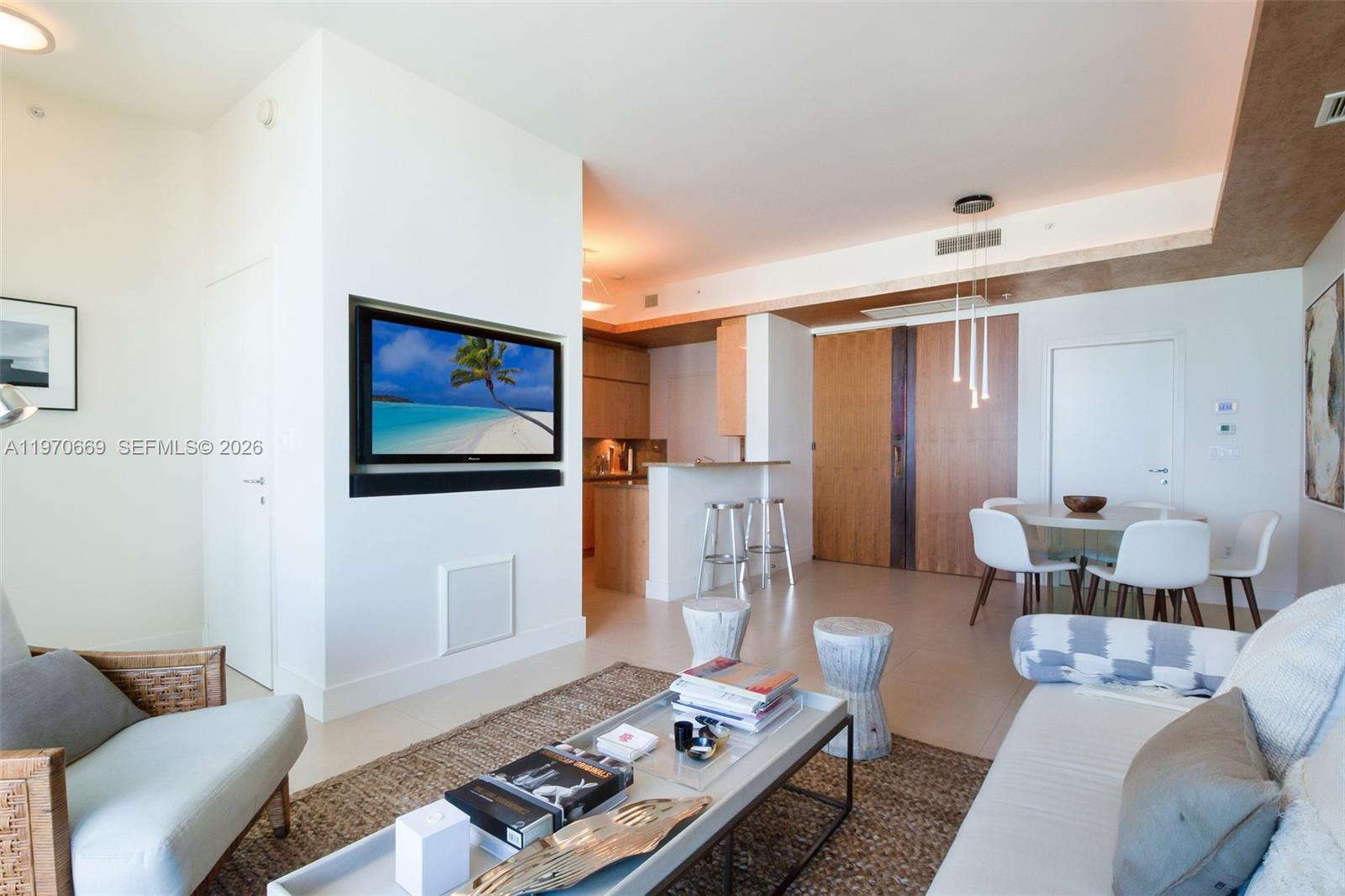 CONTINUUM ON SOUTH BEACH - Residential Lease