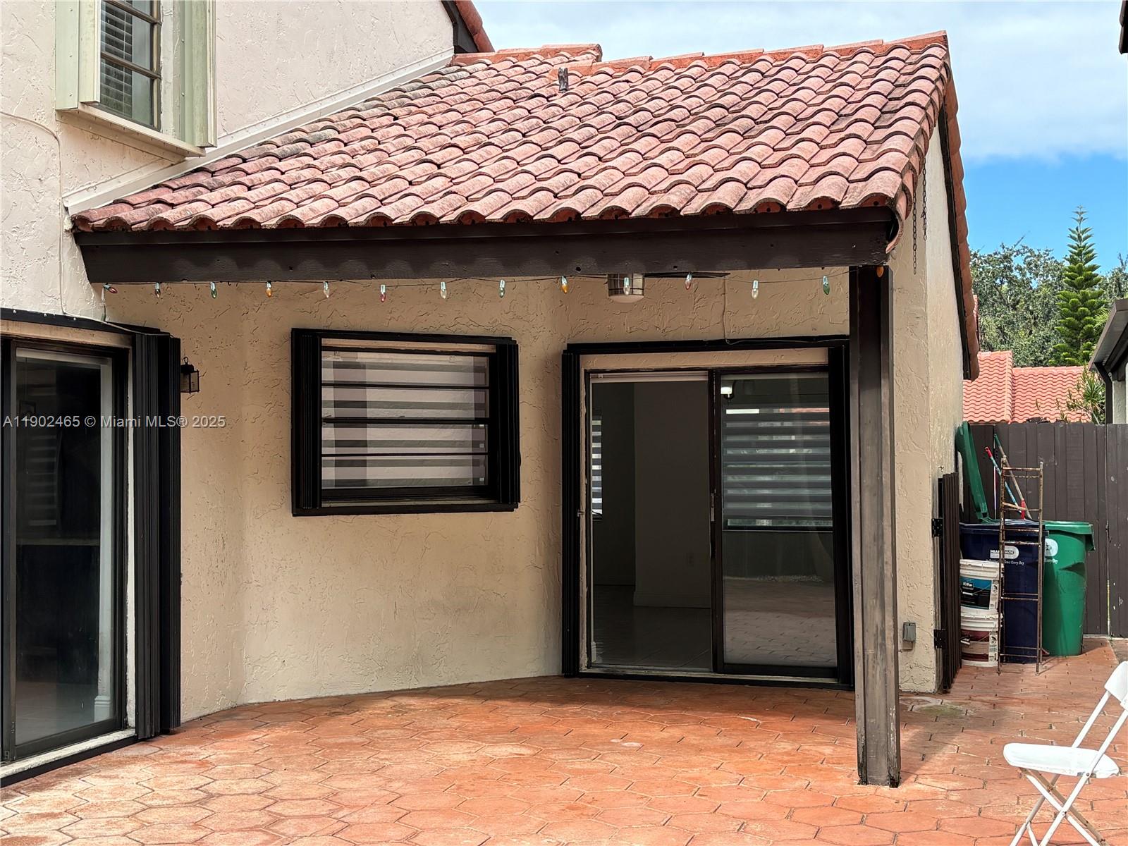 GLADEWIND HEIGHTS - Residential Lease