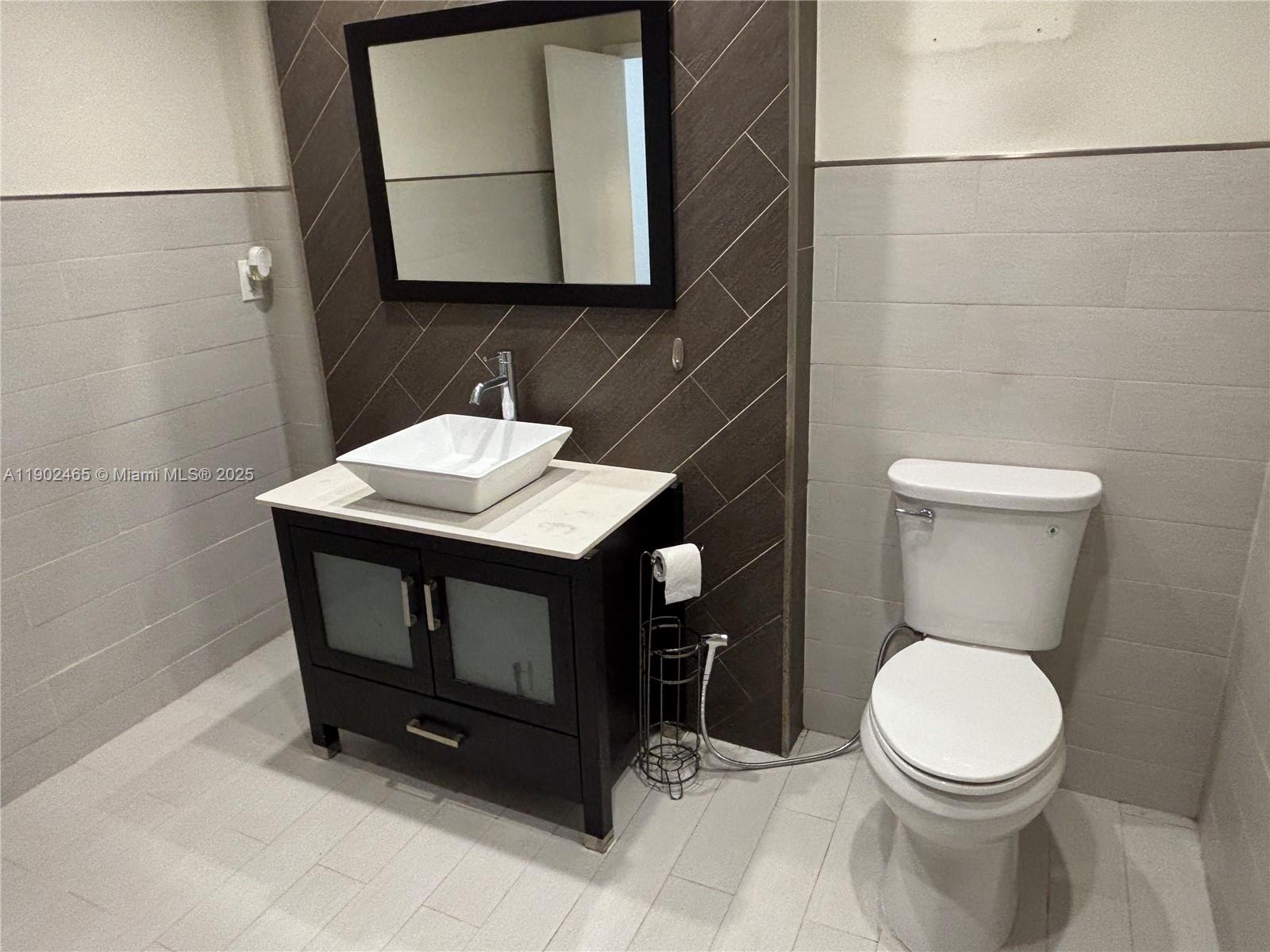 GLADEWIND HEIGHTS - Residential Lease