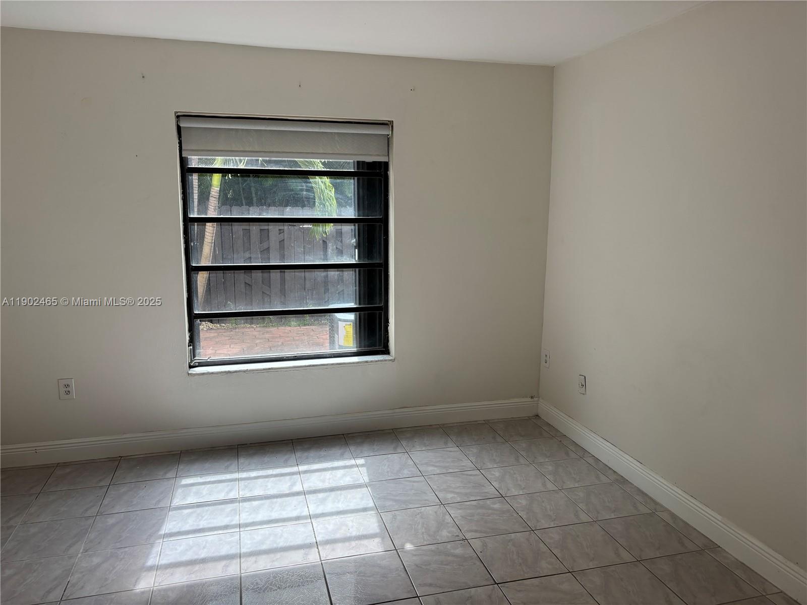 GLADEWIND HEIGHTS - Residential Lease