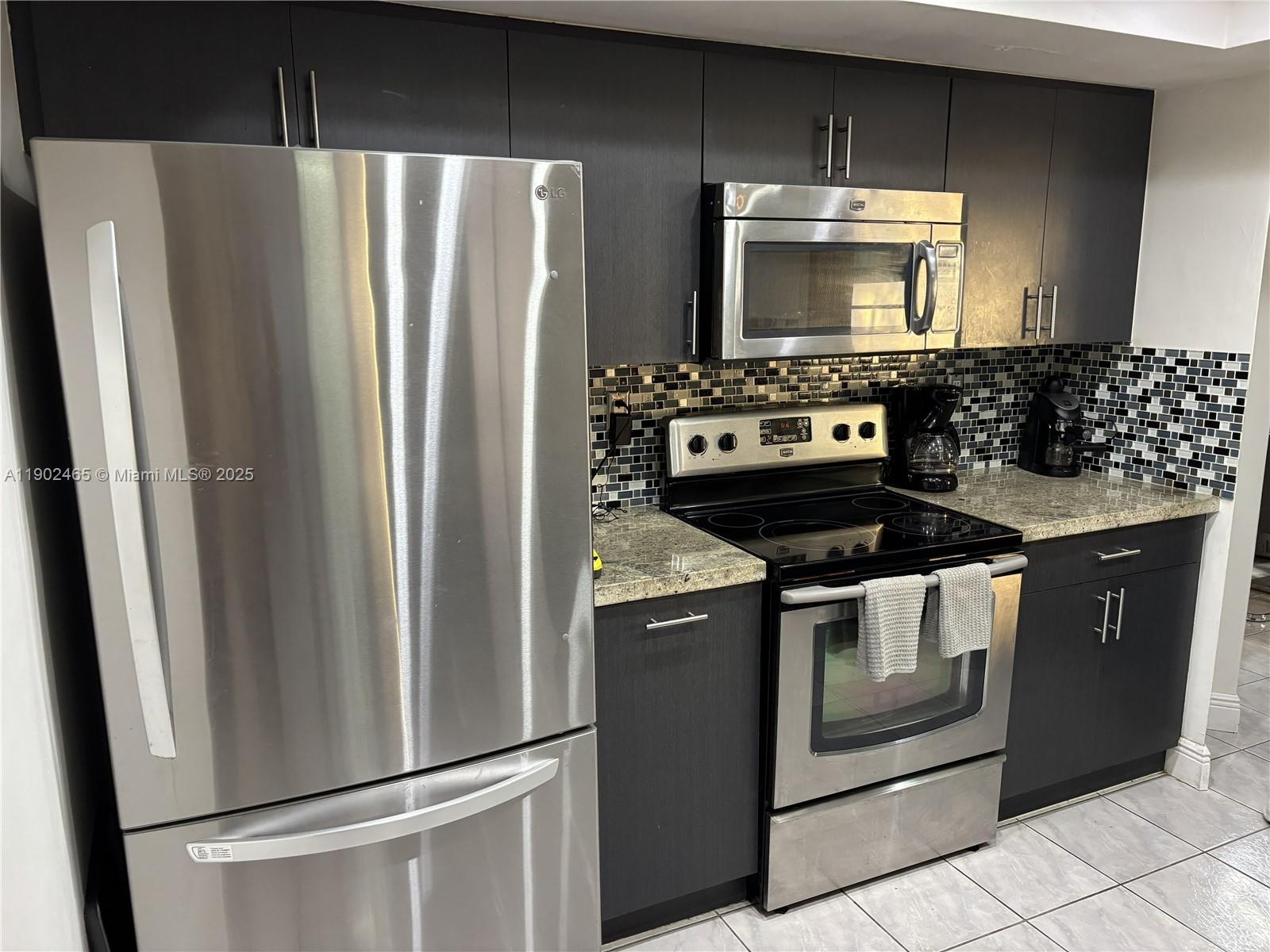 GLADEWIND HEIGHTS - Residential Lease