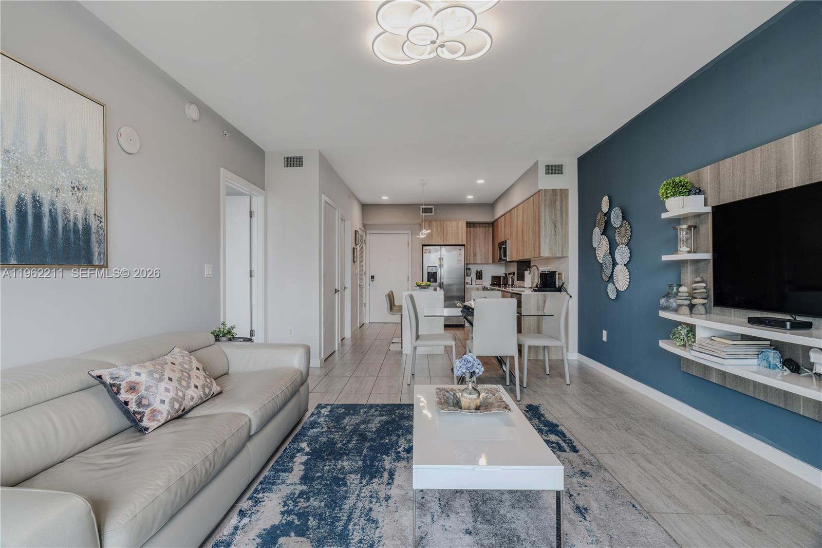 QUADRO CONDO - Residential