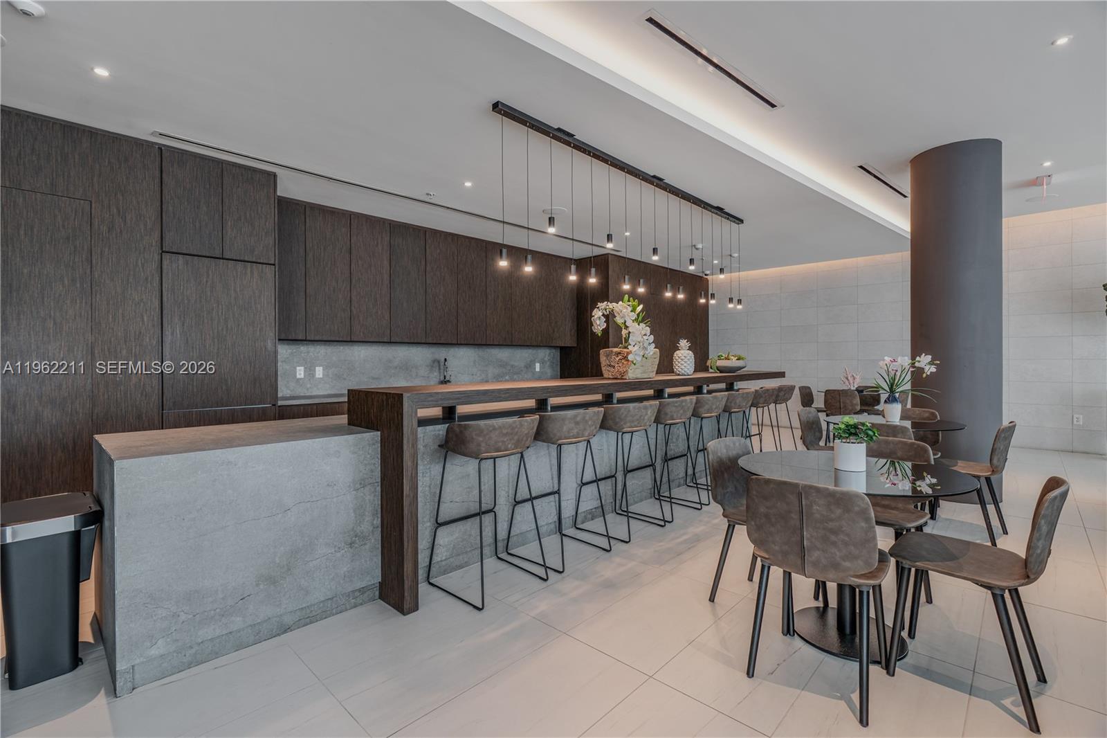 QUADRO CONDO - Residential