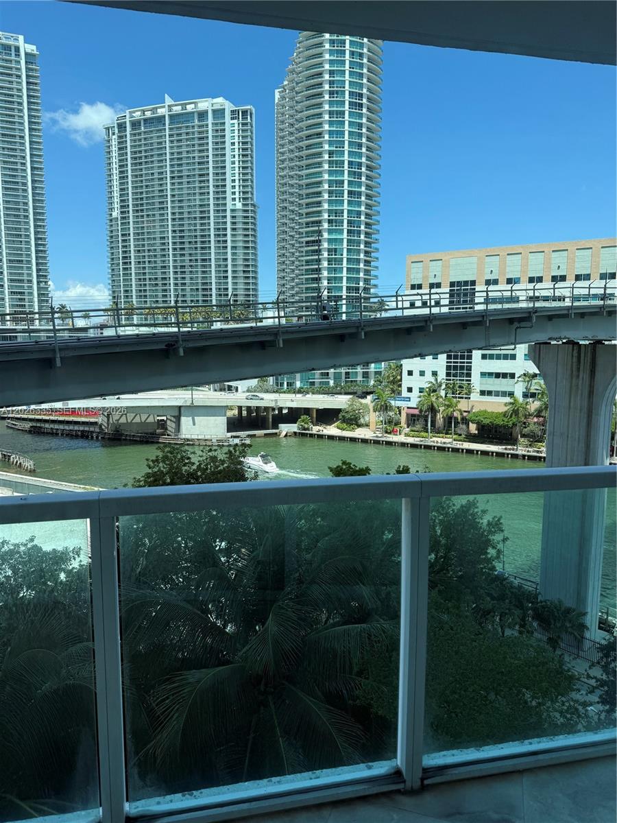 BRICKELL ON THE RIVER N T - Residential