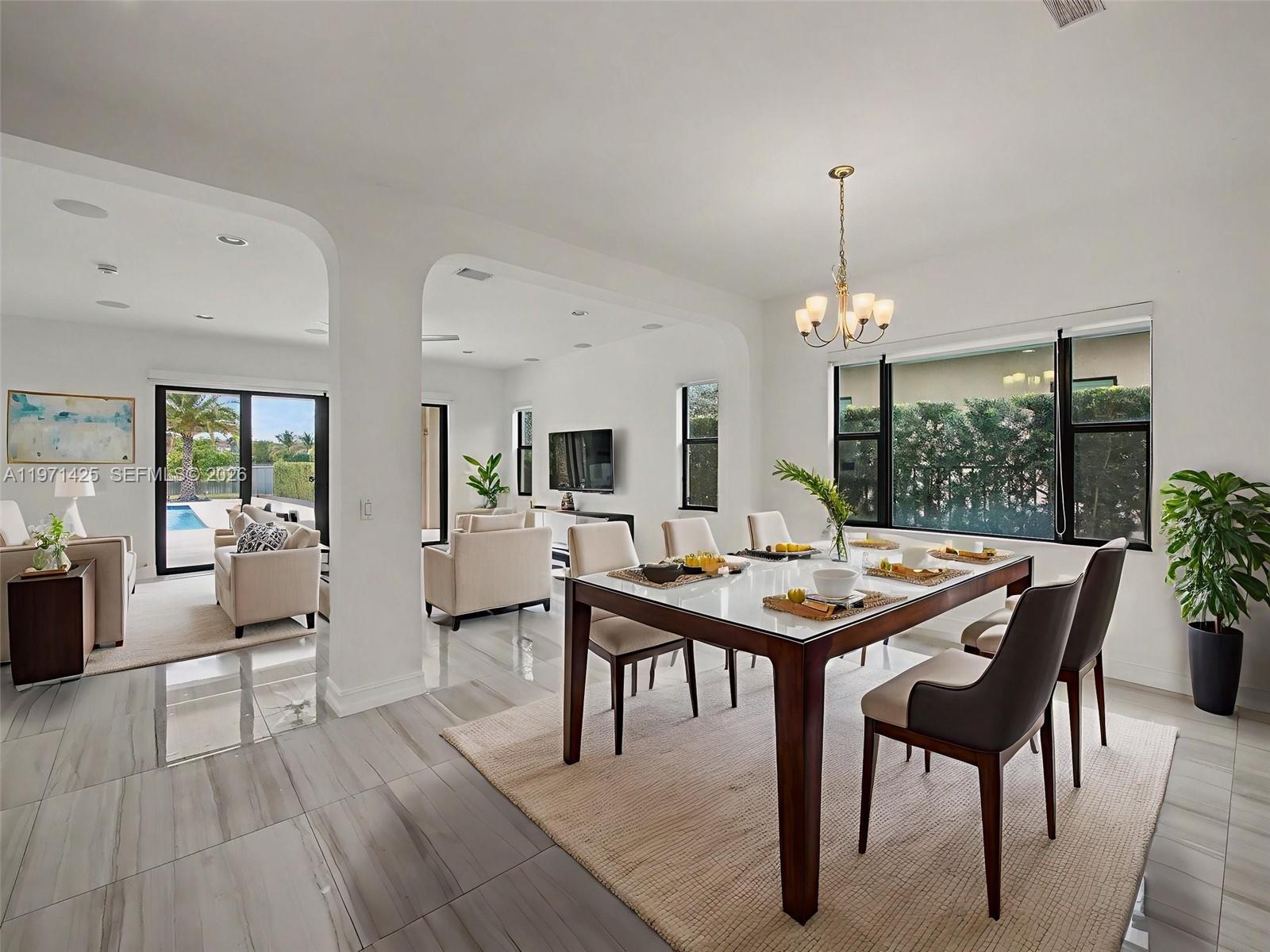 PEMBROKE LAKES SOUTH - Residential