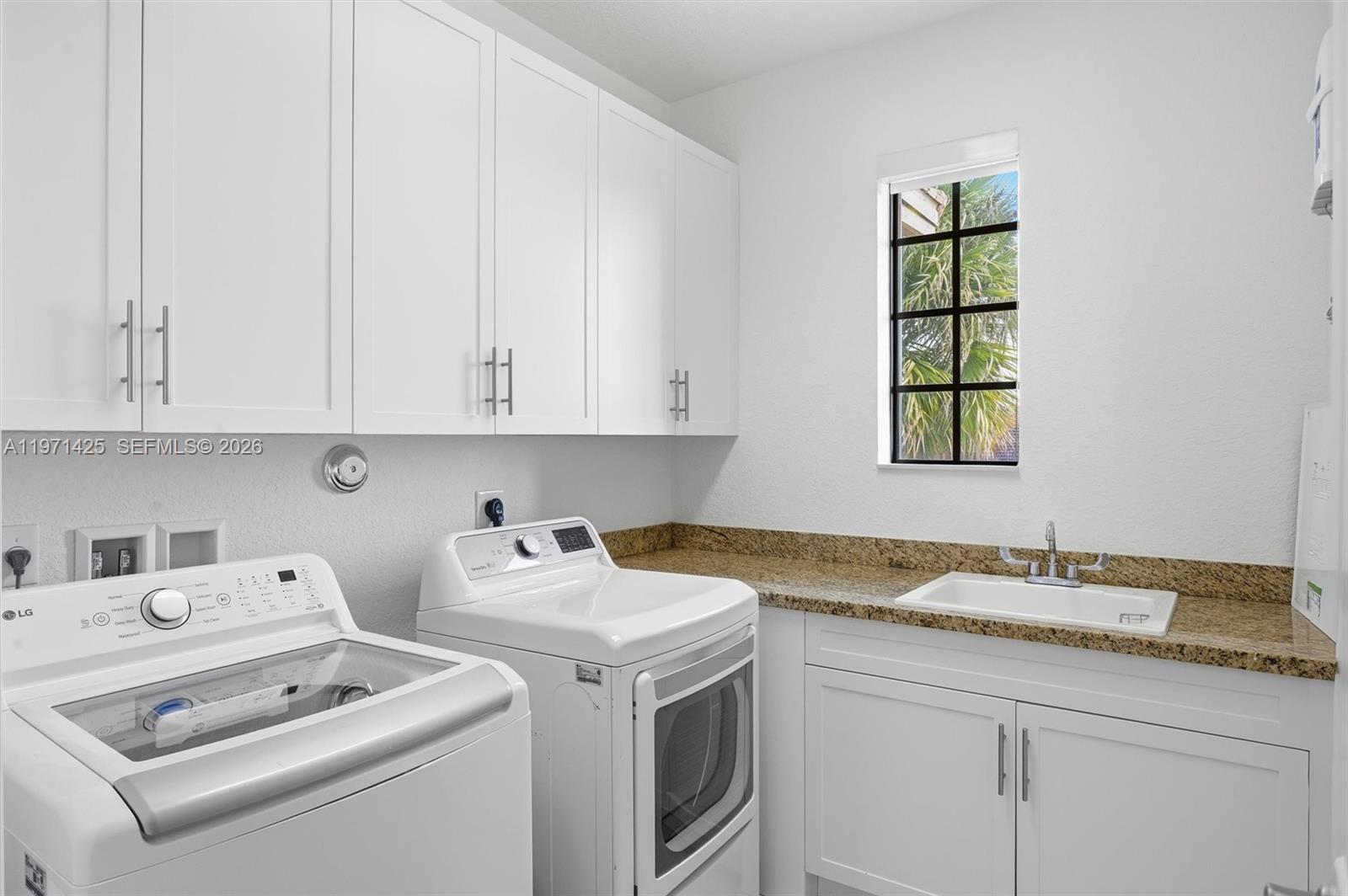 PEMBROKE LAKES SOUTH - Residential