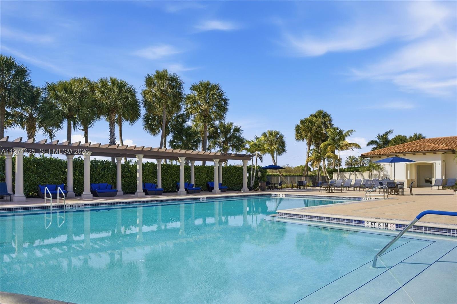 PEMBROKE LAKES SOUTH - Residential