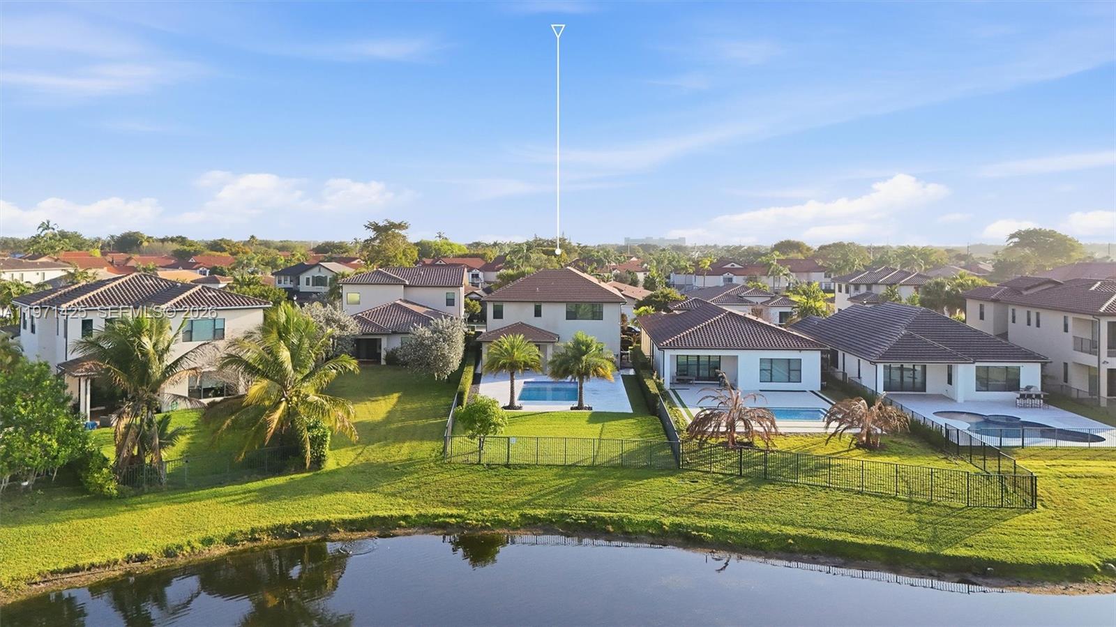 PEMBROKE LAKES SOUTH - Residential