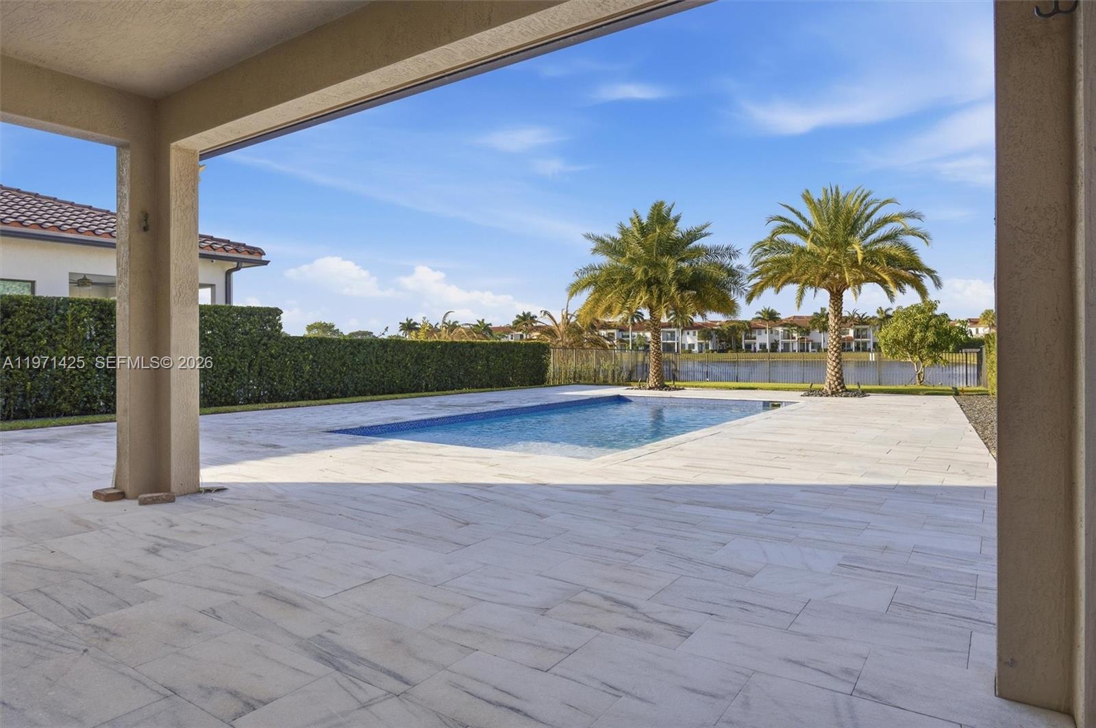 PEMBROKE LAKES SOUTH - Residential