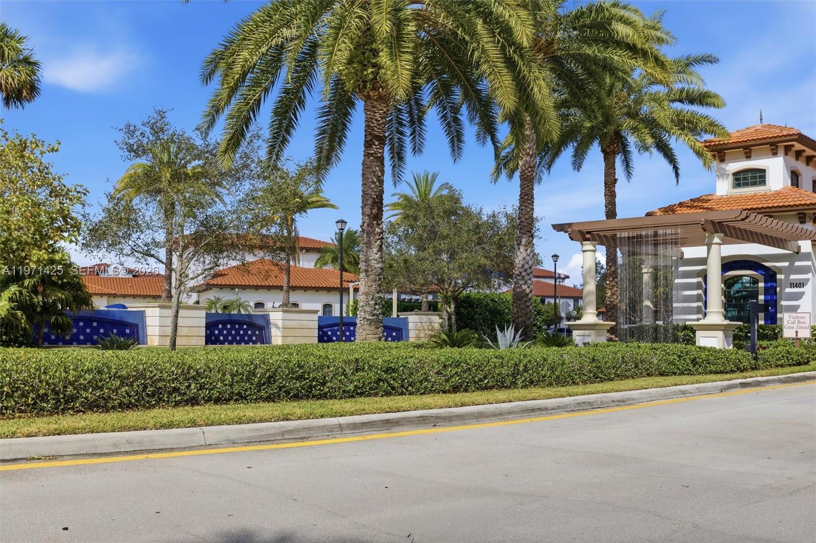 PEMBROKE LAKES SOUTH - Residential