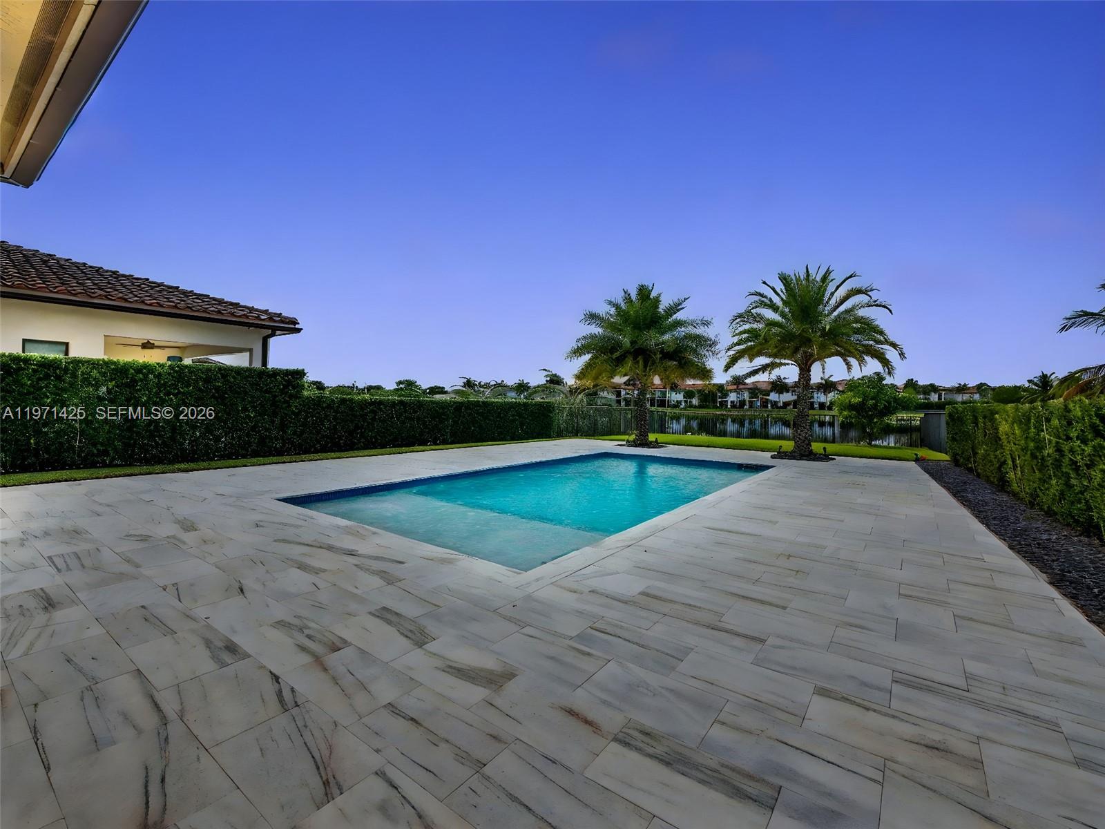 PEMBROKE LAKES SOUTH - Residential