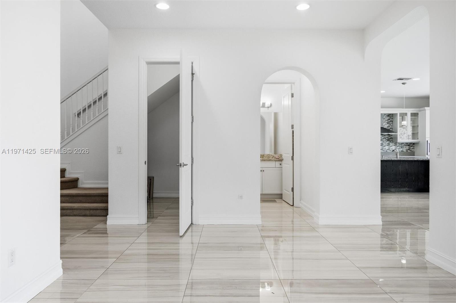 PEMBROKE LAKES SOUTH - Residential