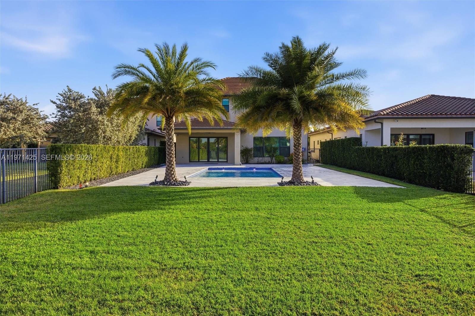 PEMBROKE LAKES SOUTH - Residential