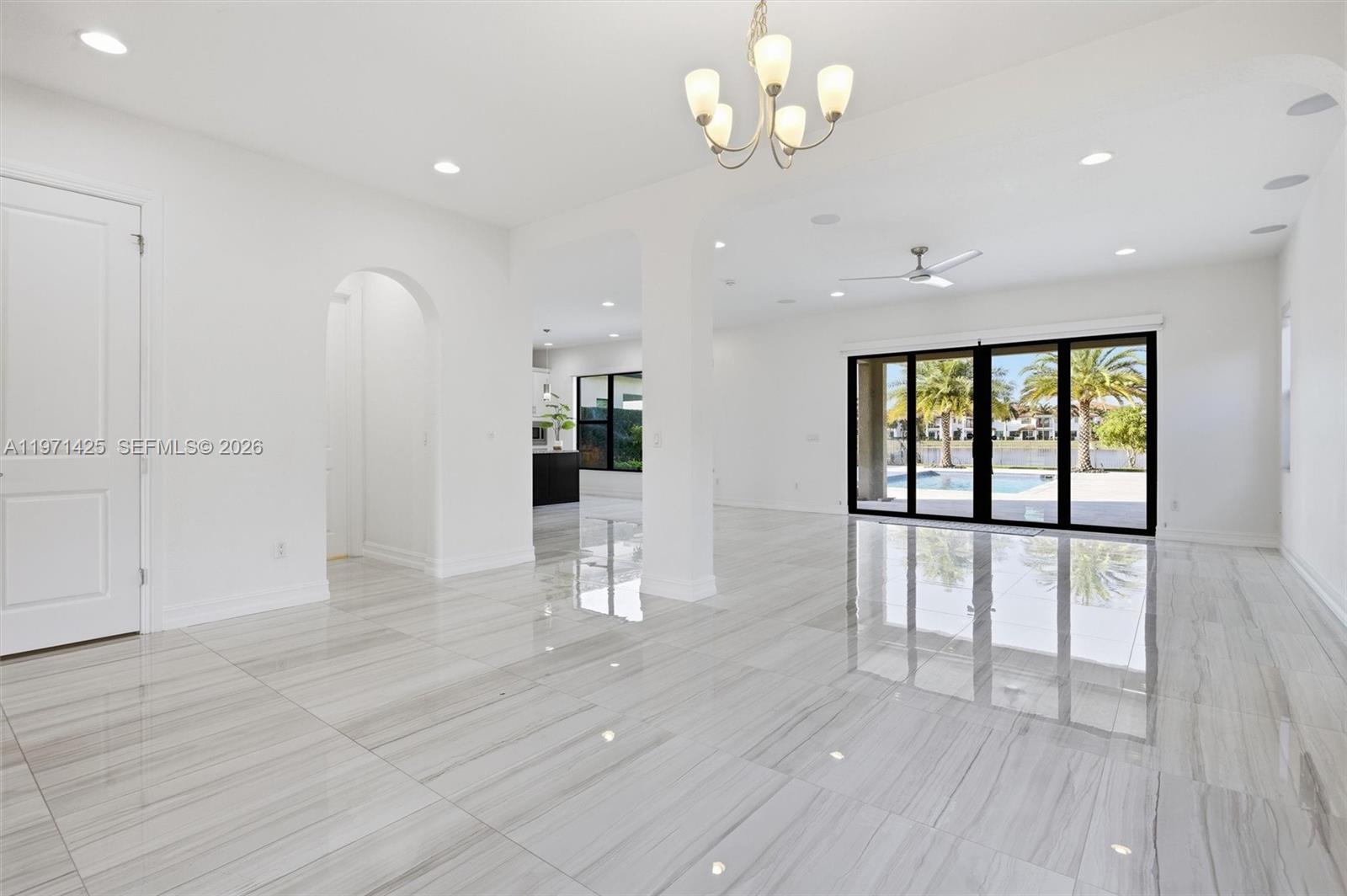 PEMBROKE LAKES SOUTH - Residential