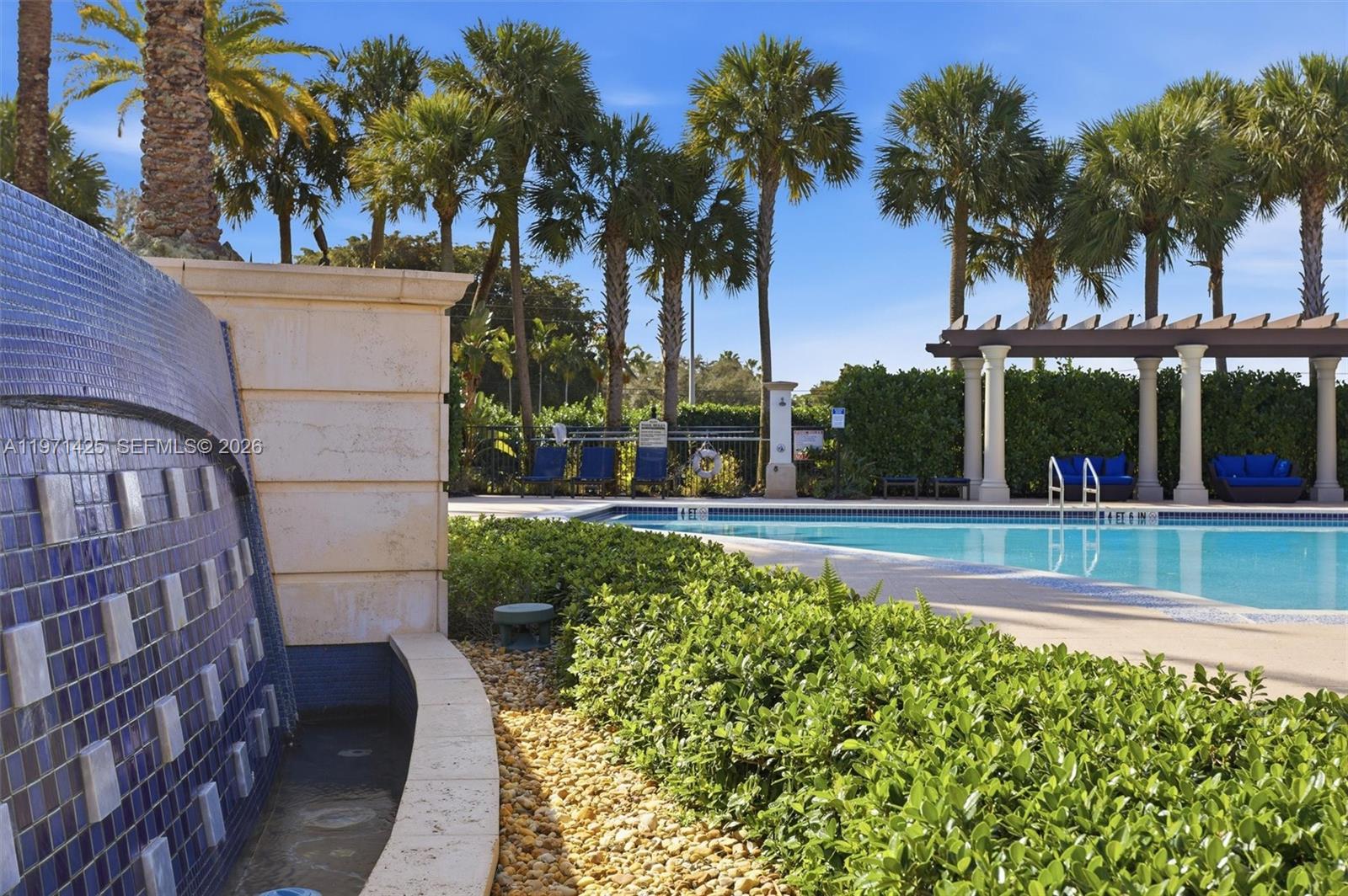 PEMBROKE LAKES SOUTH - Residential