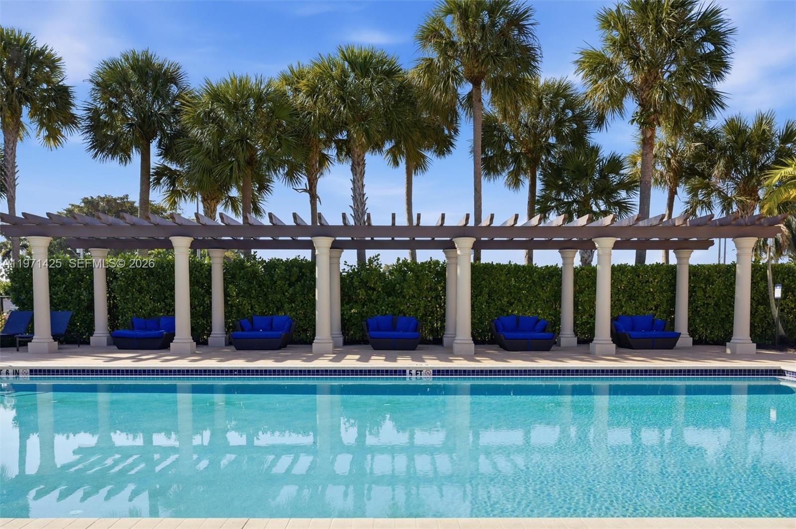 PEMBROKE LAKES SOUTH - Residential