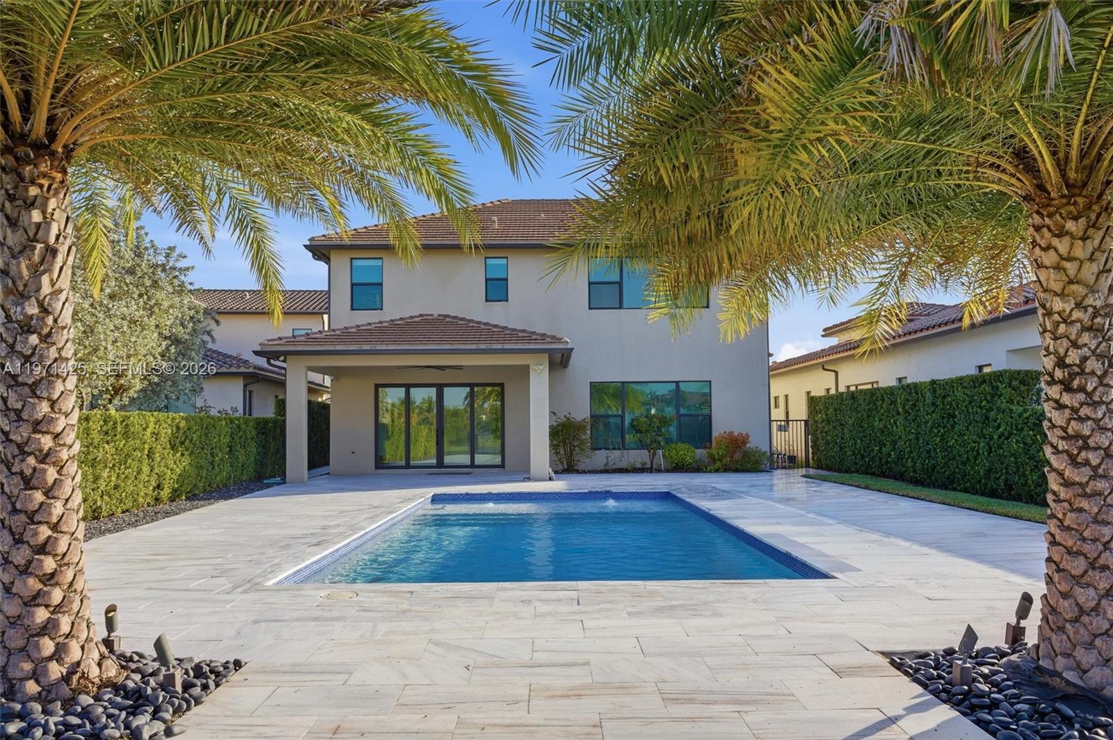 PEMBROKE LAKES SOUTH - Residential