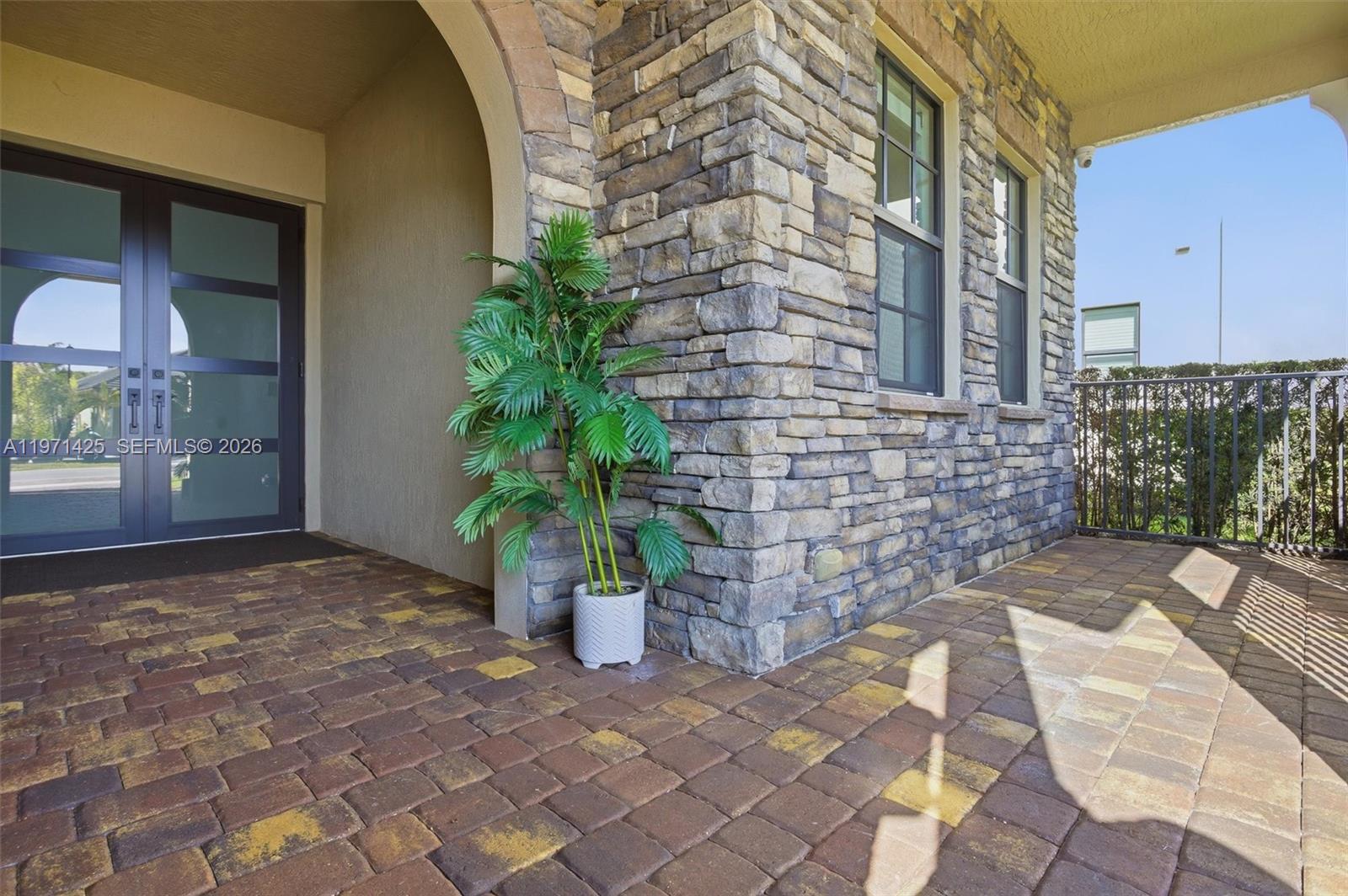 PEMBROKE LAKES SOUTH - Residential