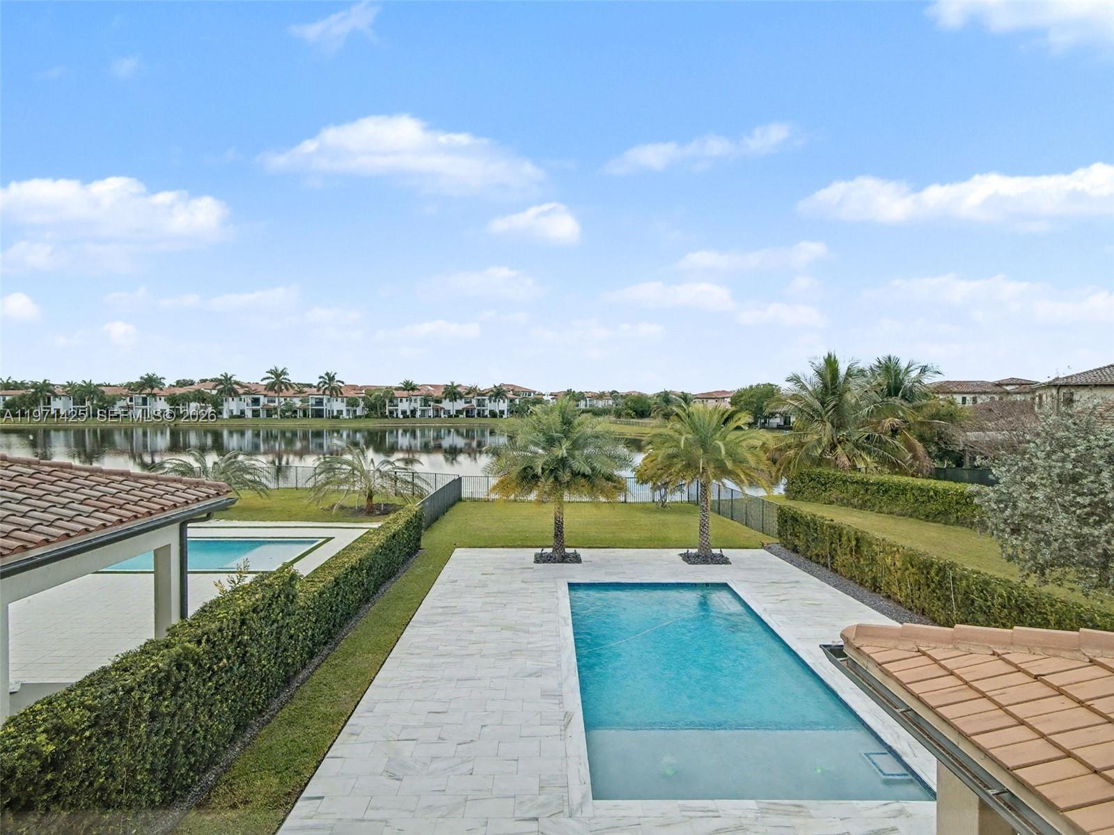 PEMBROKE LAKES SOUTH - Residential