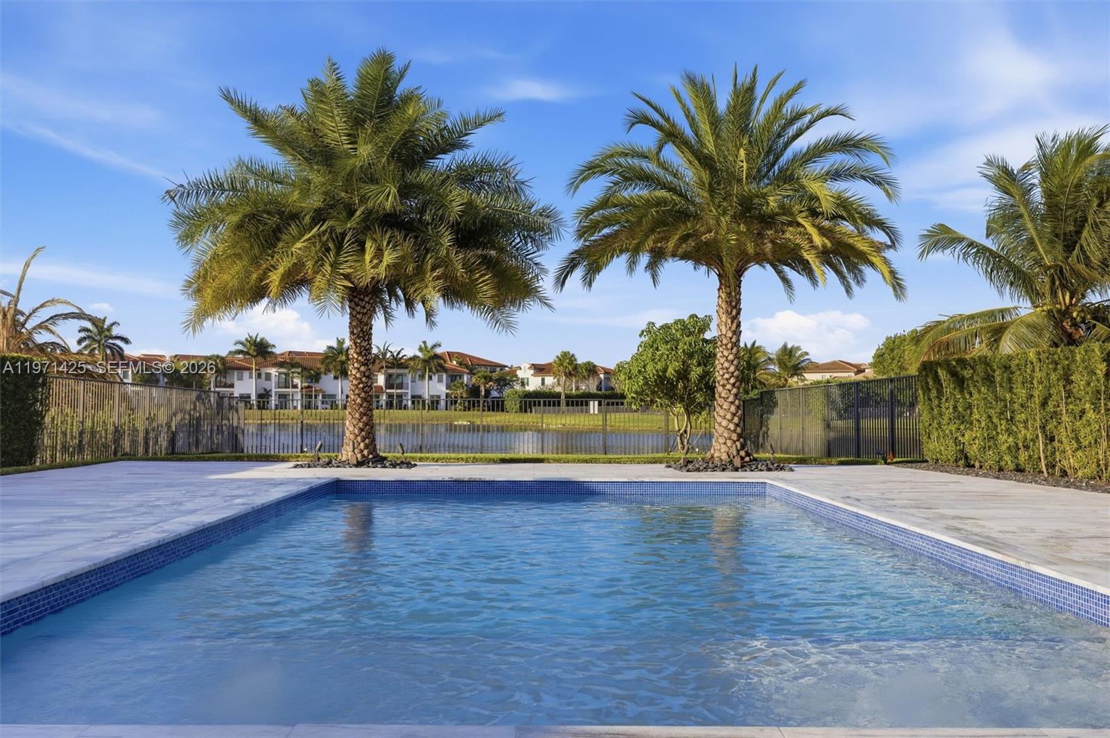 PEMBROKE LAKES SOUTH - Residential