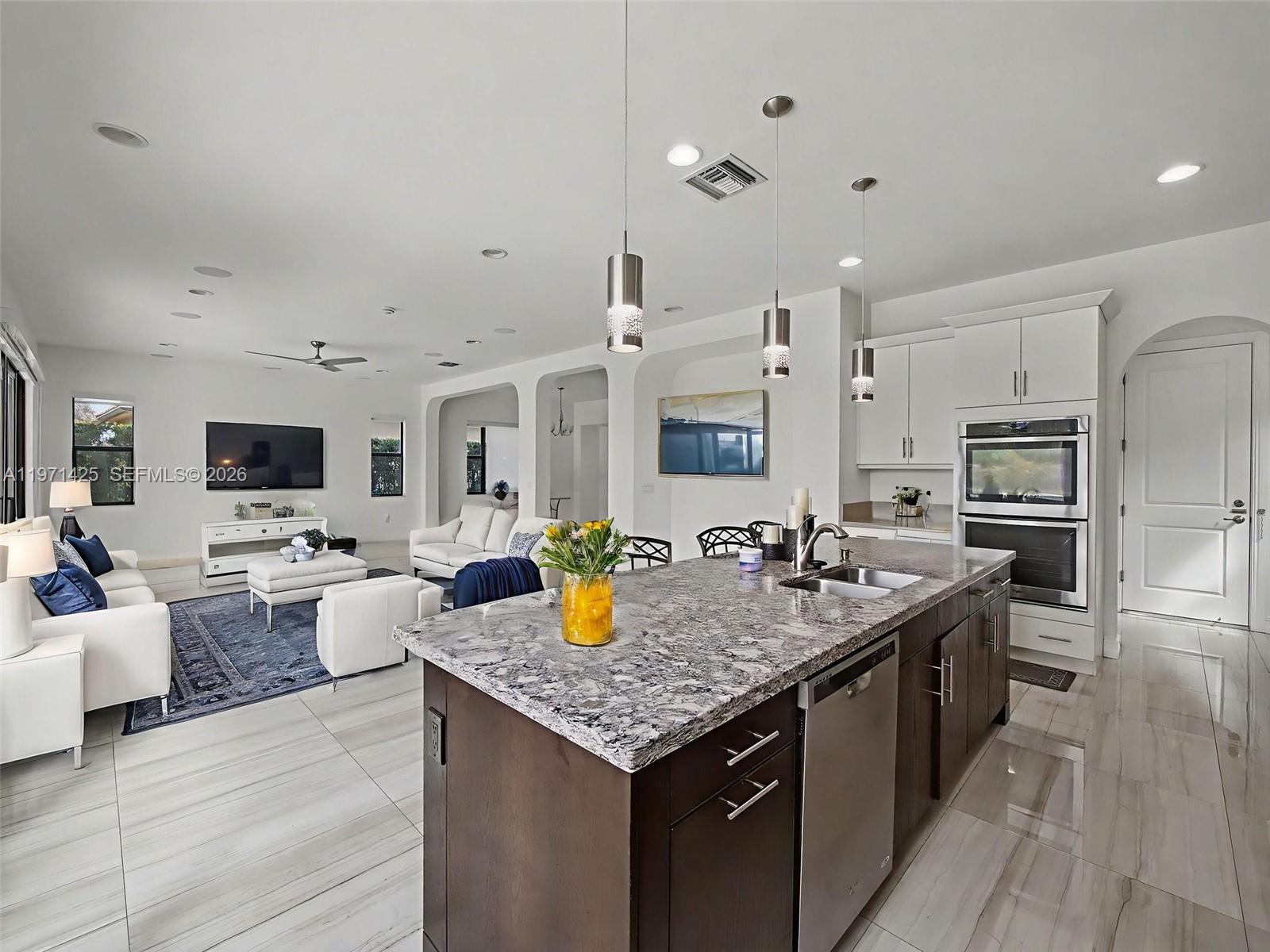 PEMBROKE LAKES SOUTH - Residential