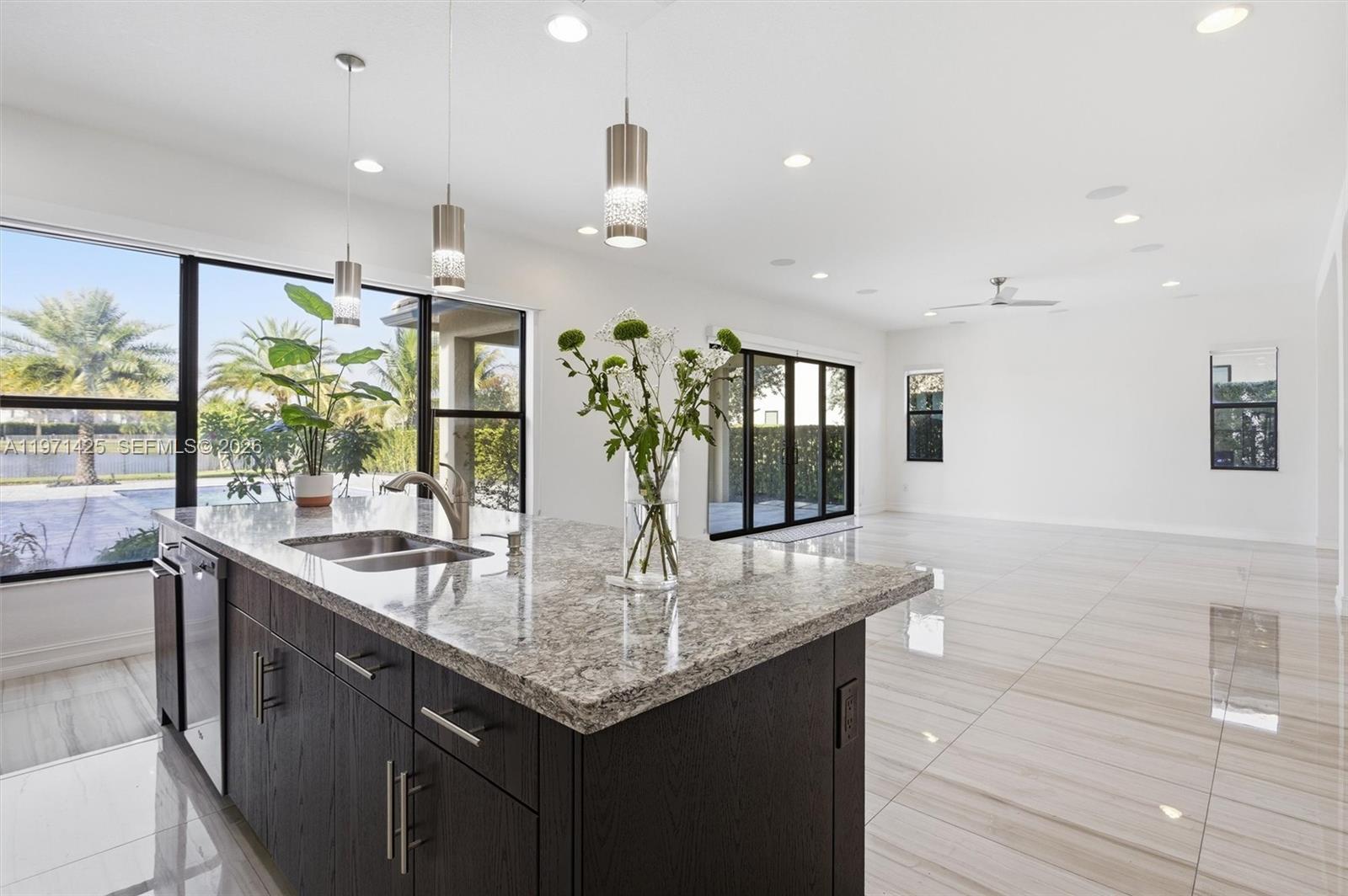 PEMBROKE LAKES SOUTH - Residential