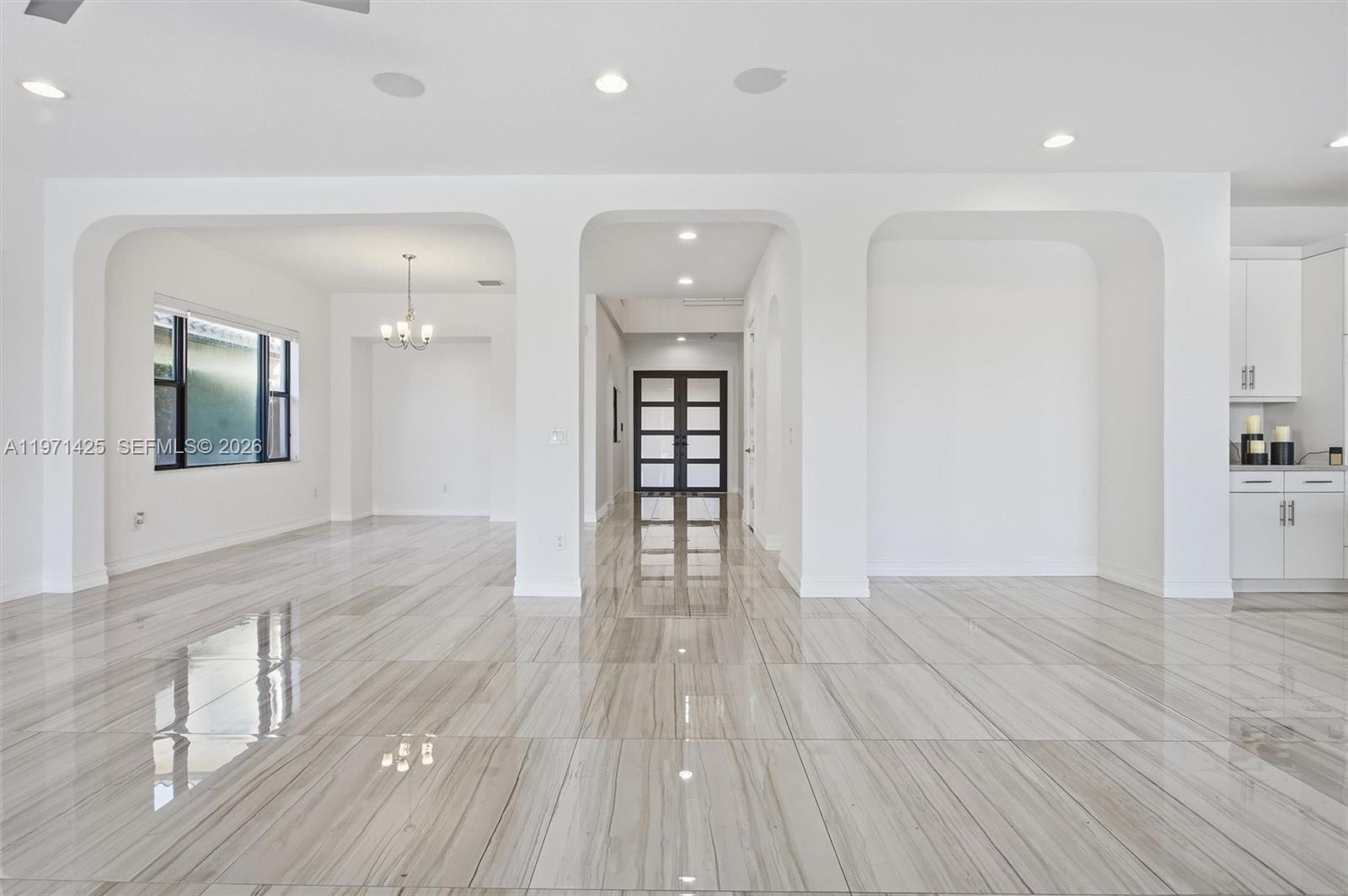 PEMBROKE LAKES SOUTH - Residential