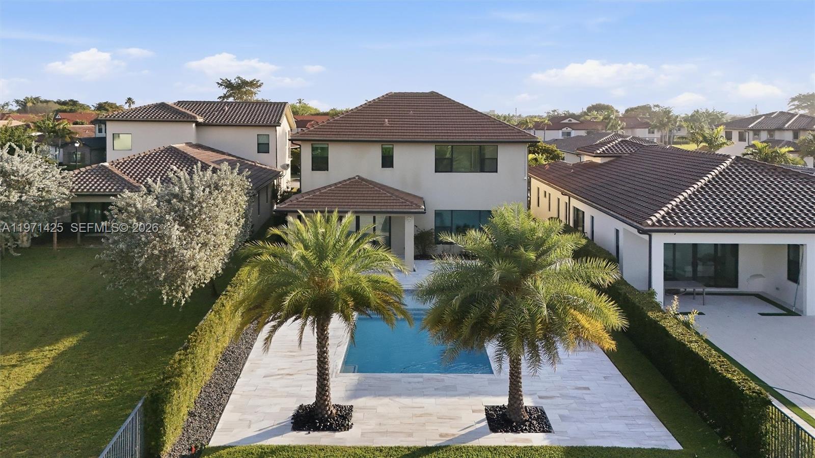 PEMBROKE LAKES SOUTH - Residential