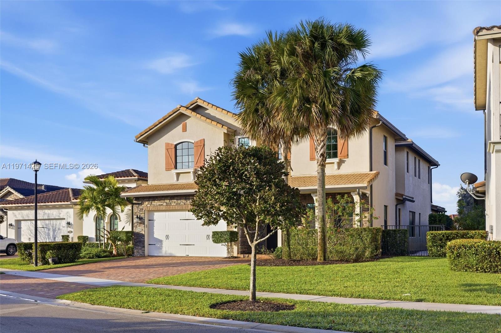 PEMBROKE LAKES SOUTH - Residential