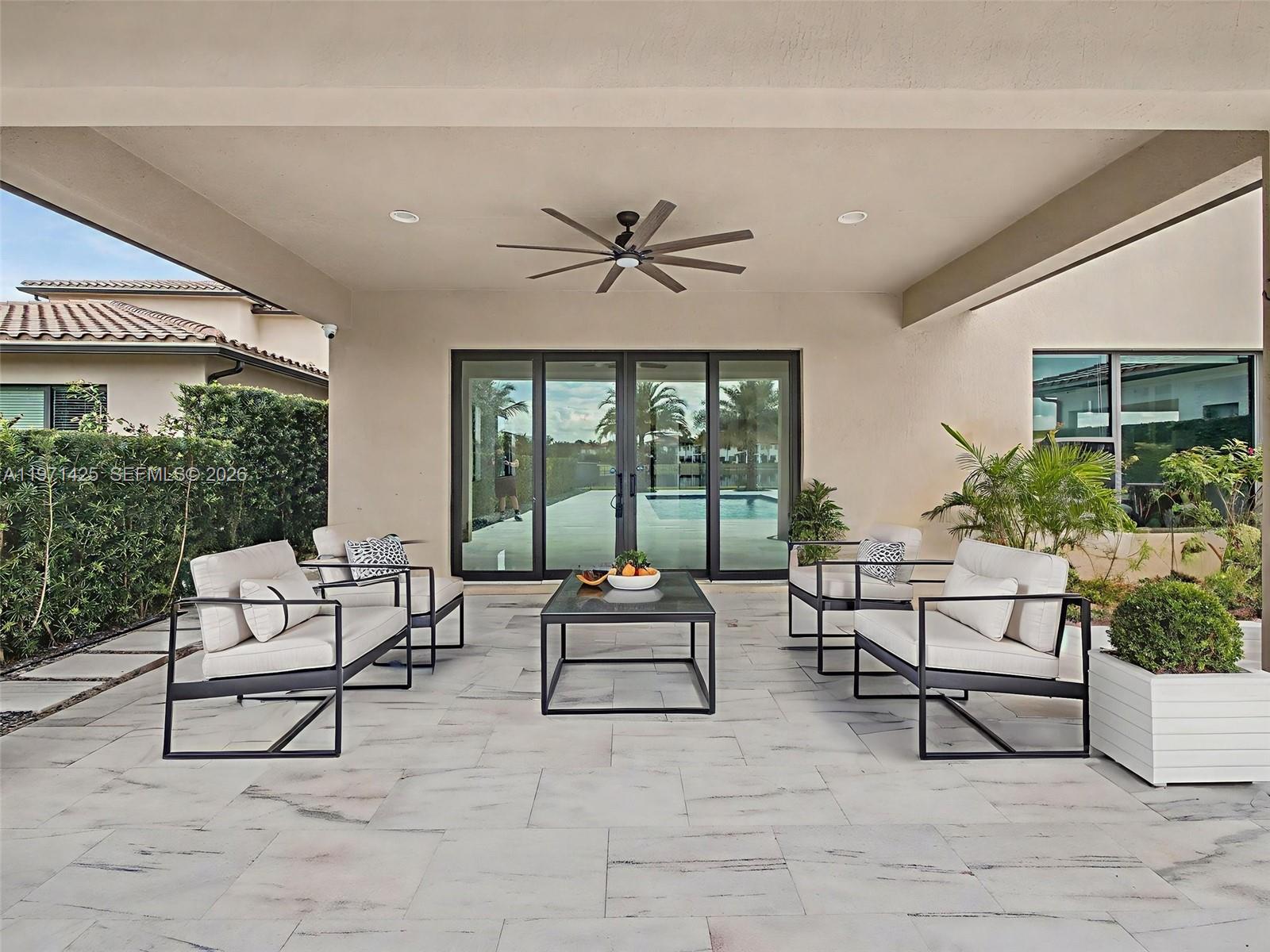 PEMBROKE LAKES SOUTH - Residential