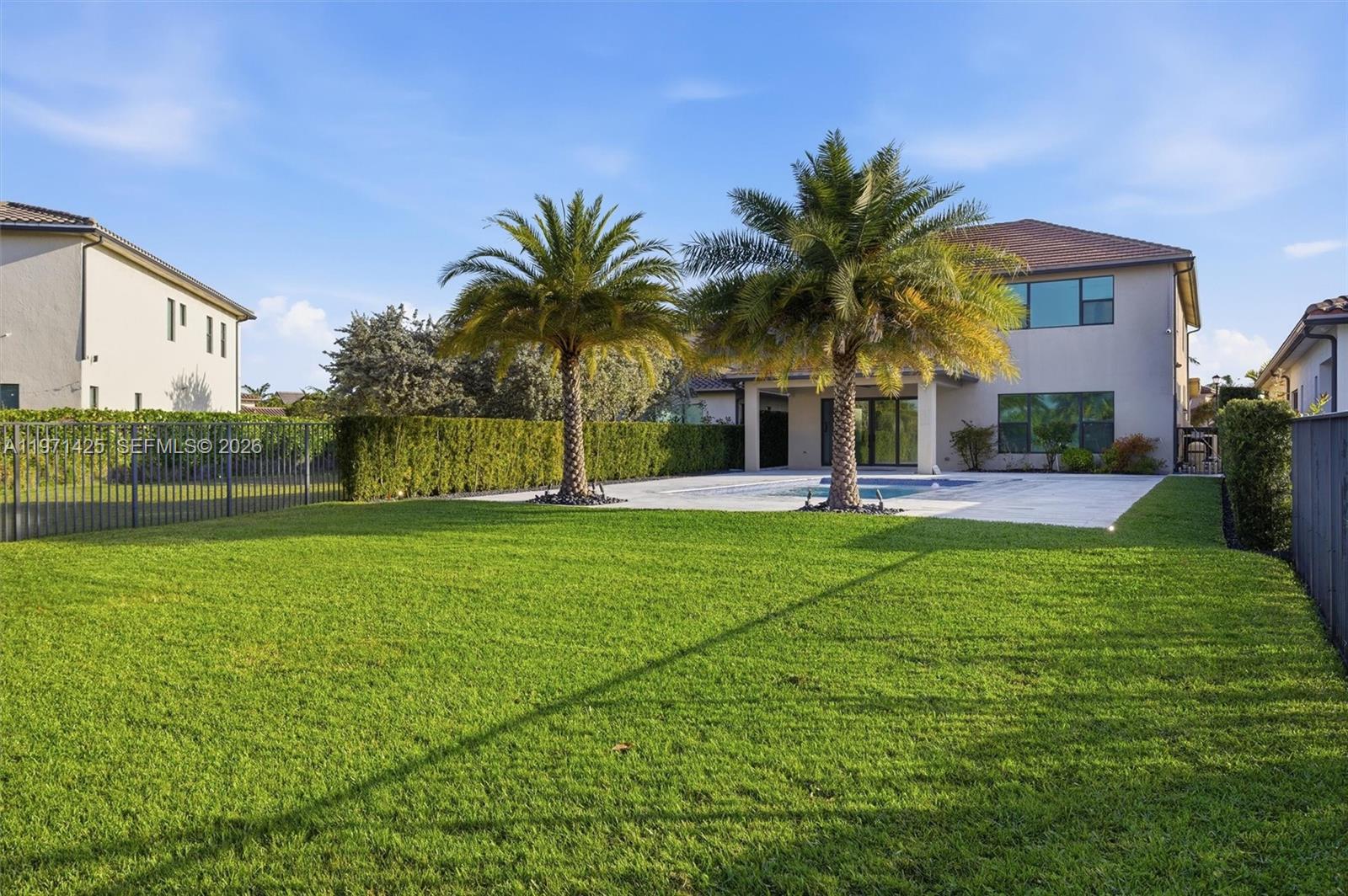 PEMBROKE LAKES SOUTH - Residential