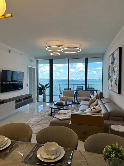 700 NE 24th St 1206 Miami FL 33137