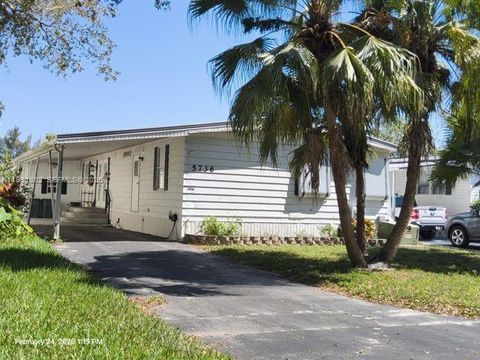 5736 Lagoon Dr Dania Beach FL 33312