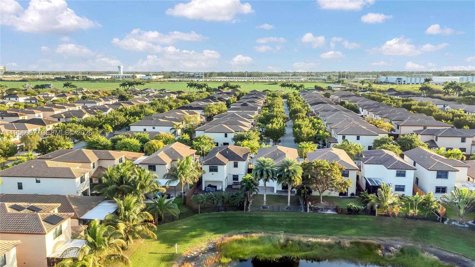 BAYWINDS OF FLORES - Residential