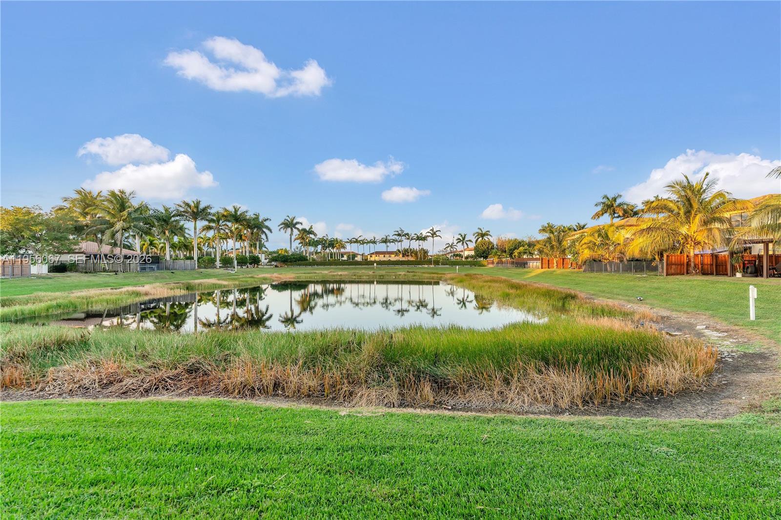 BAYWINDS OF FLORES - Residential