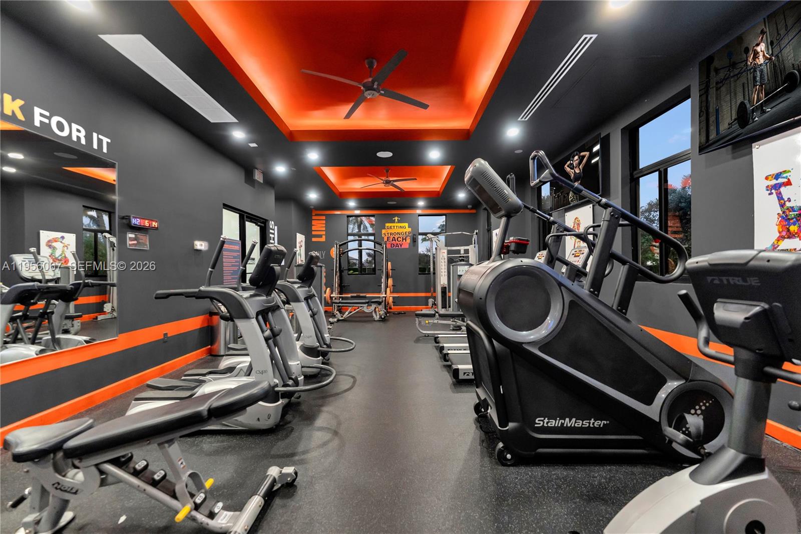 BAYWINDS OF FLORES - Residential